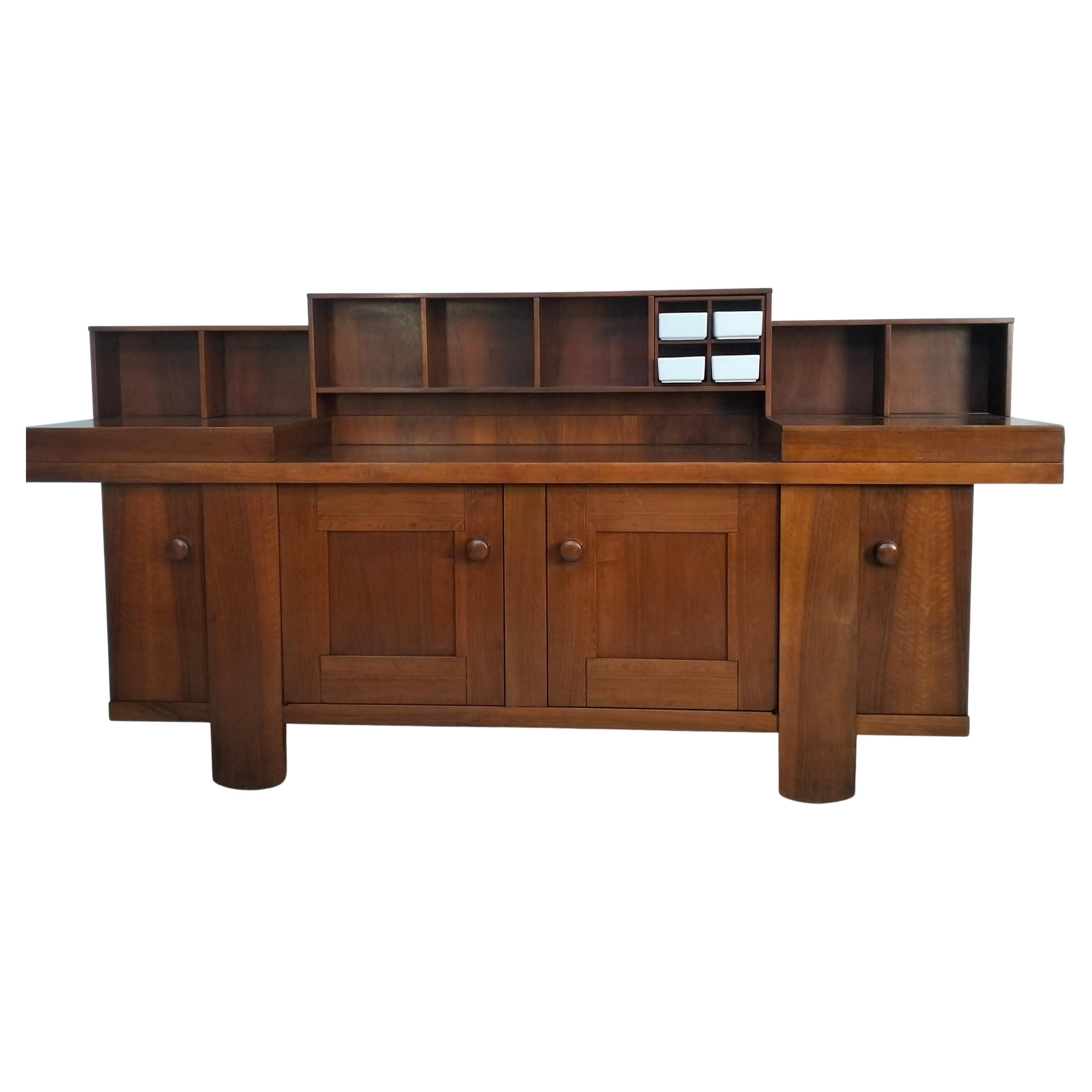 Walnut sideboard, 602 model by Silvio Coppola for Bernini 1960s, 70s in vendita