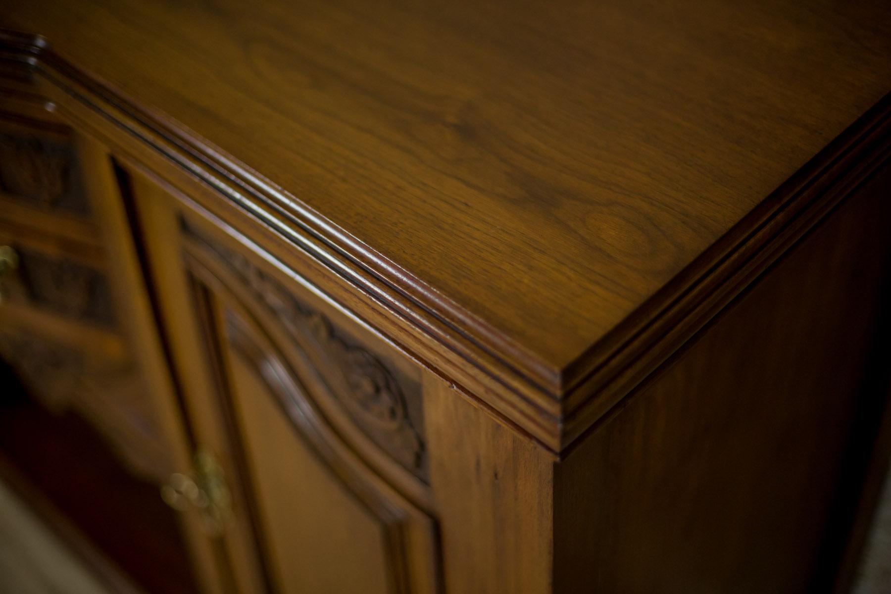 Walnut Sideboard or Buffet, circa the Turn of the 19th and 20th Centuries 3