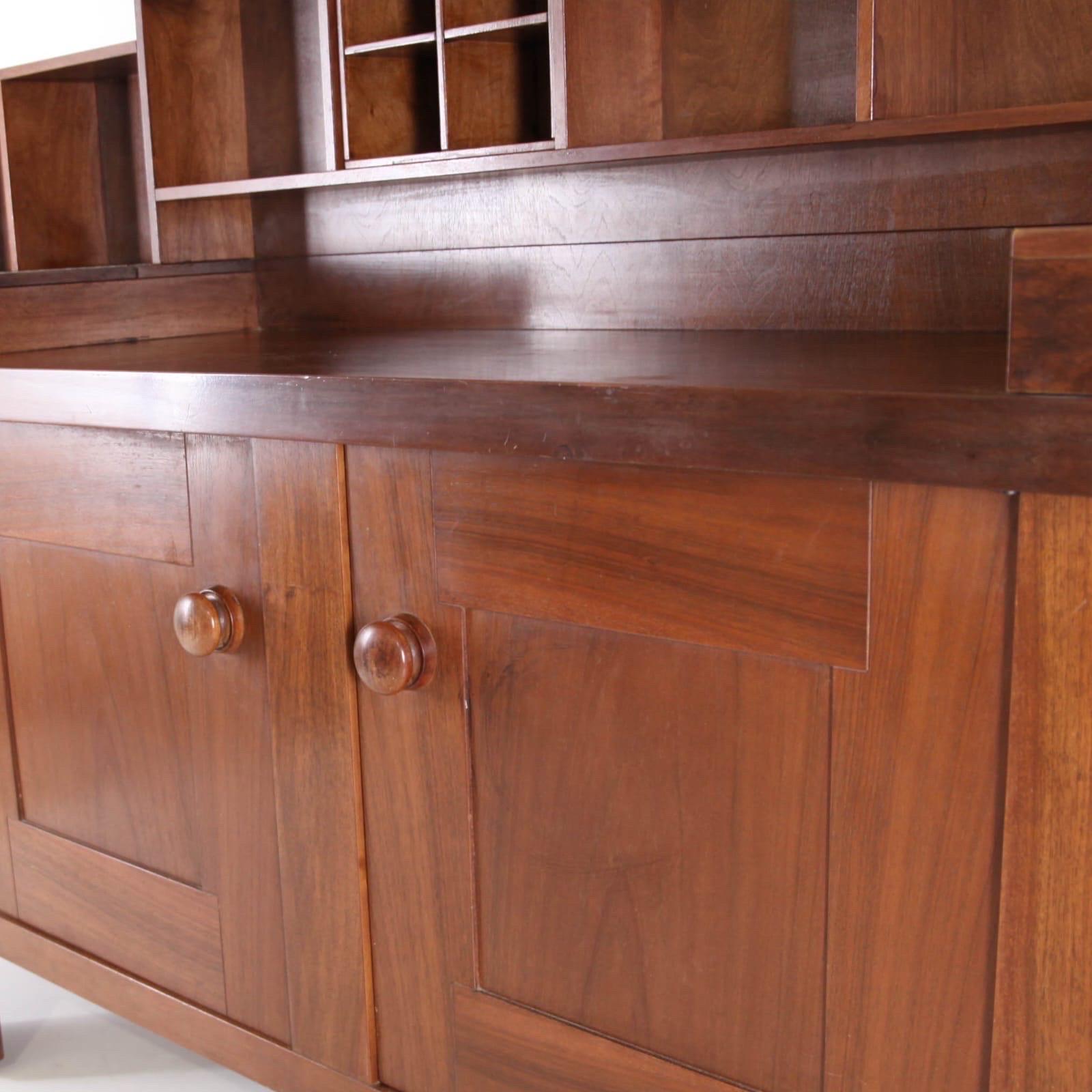 Credenza in noce di Bernini in vendita 6