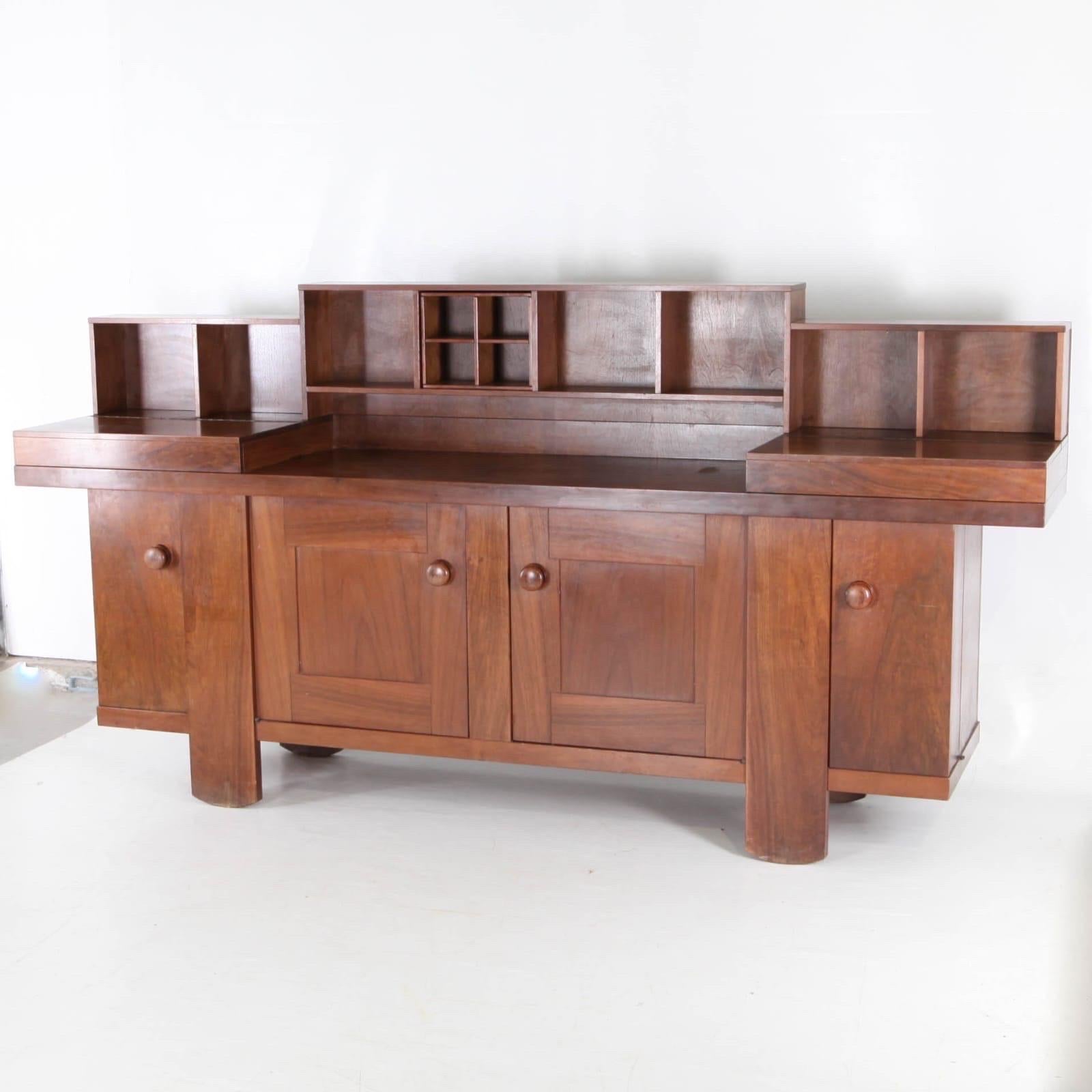 Credenza in noce di Bernini in vendita 9