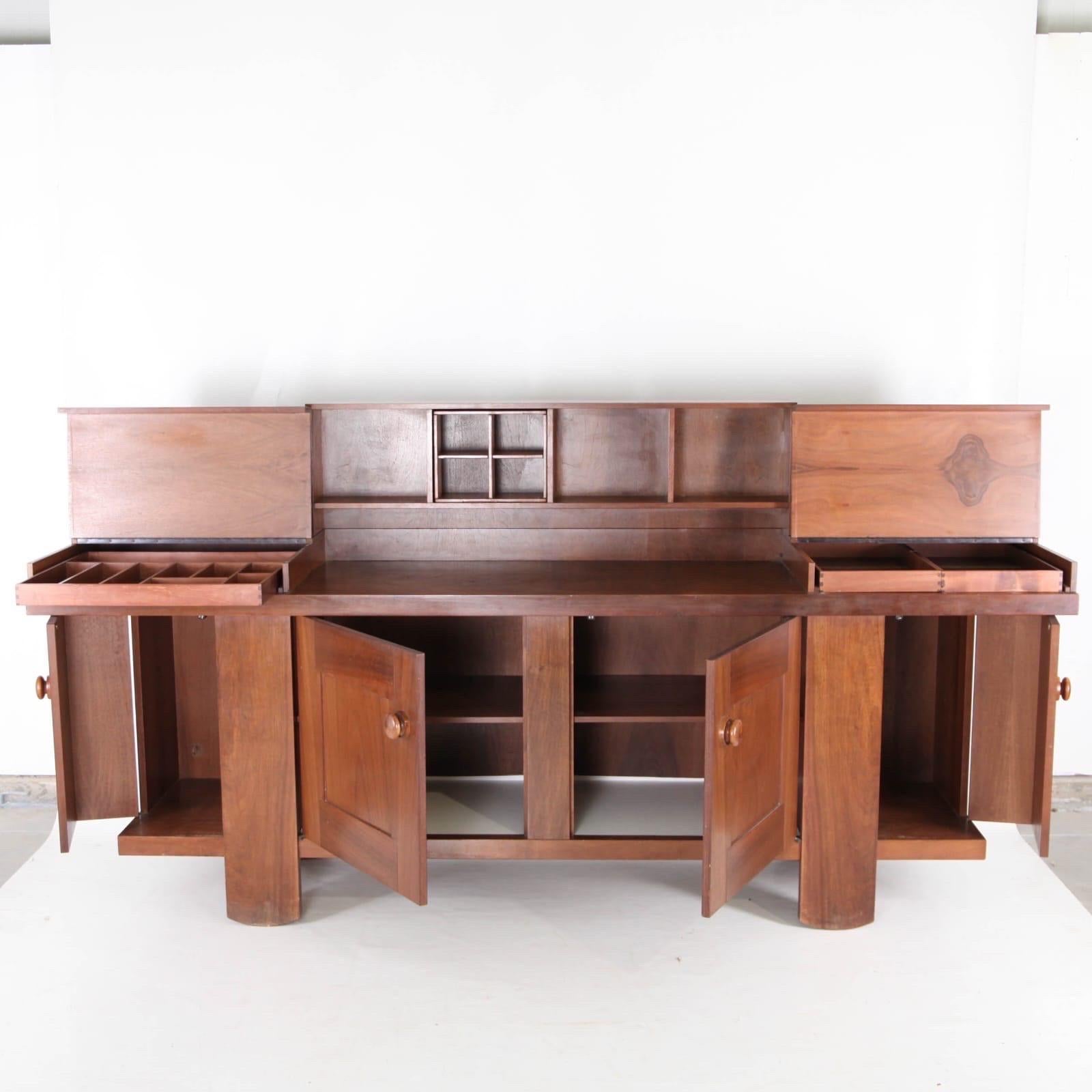 Credenza in noce di Bernini in vendita 4