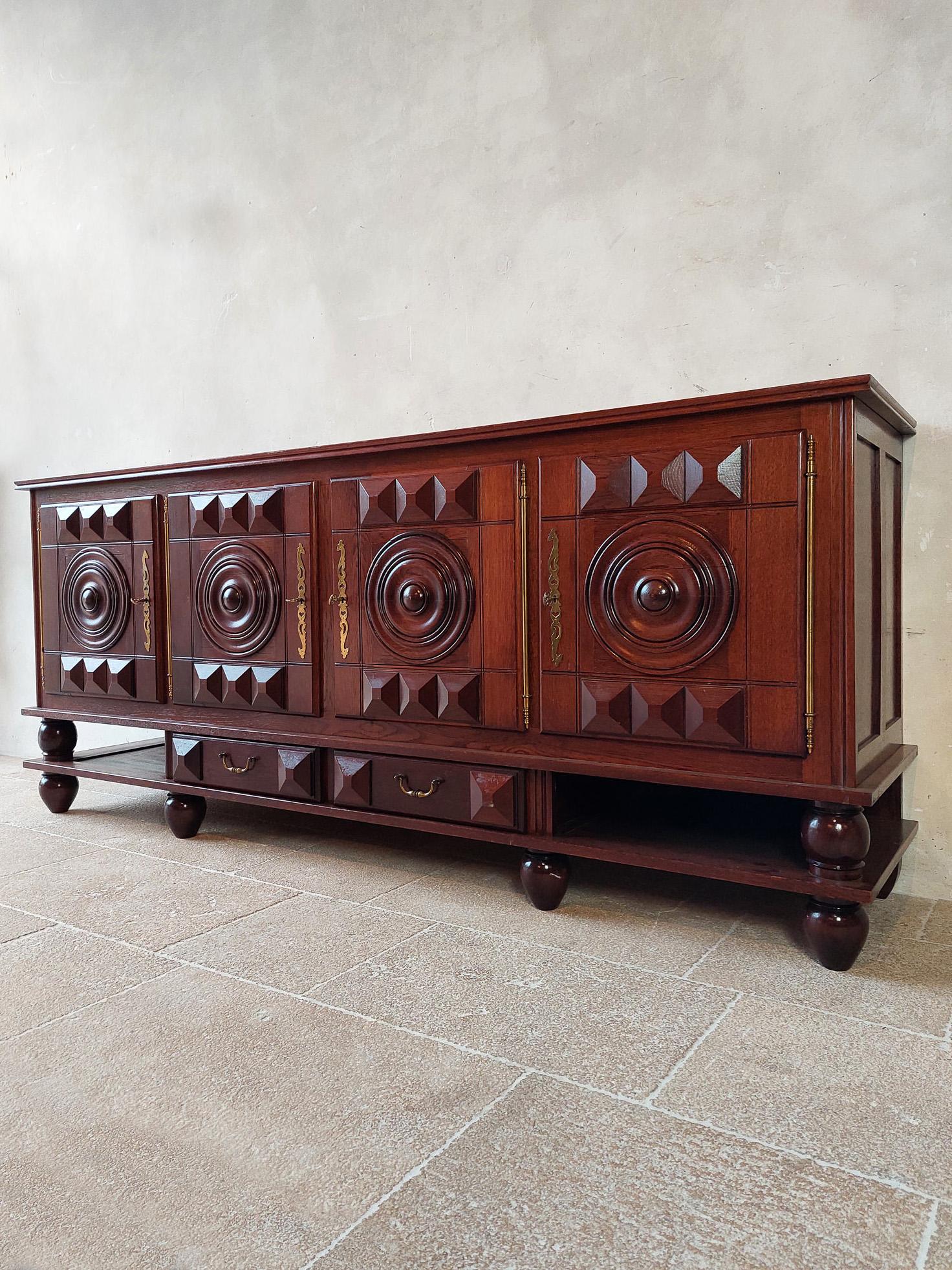 Sideboard aus Nussbaumholz von Charles Dudouyt in Dunkelbraun mit polierter Oberfläche, 1940er Jahre im Zustand „Gut“ im Angebot in Baambrugge, NL