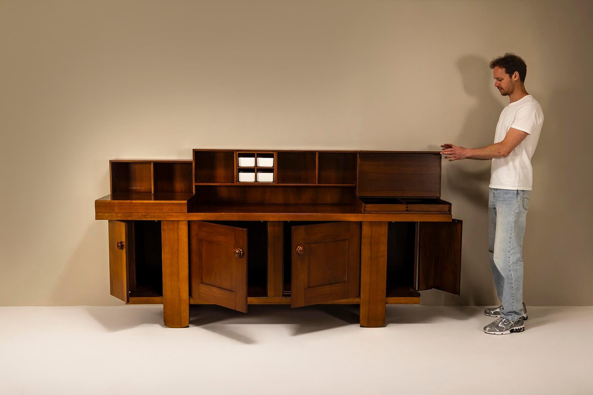 Walnut Sideboard by Silvio Coppola for Bernini, Italy 1964 (Moderne der Mitte des Jahrhunderts) im Angebot