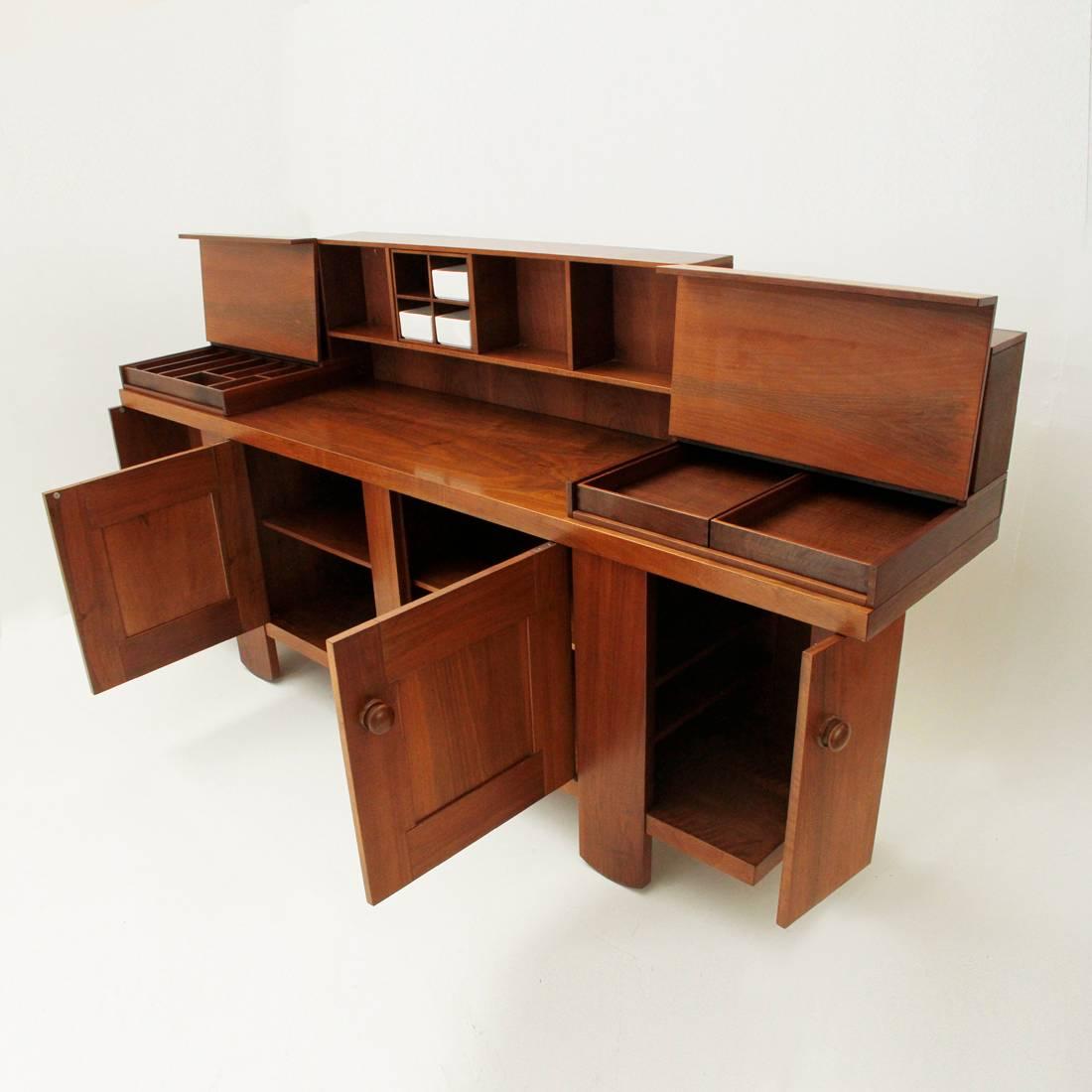 Walnut Sideboard by Silvio Coppola for Bernini, 1960s In Excellent Condition In Savona, IT