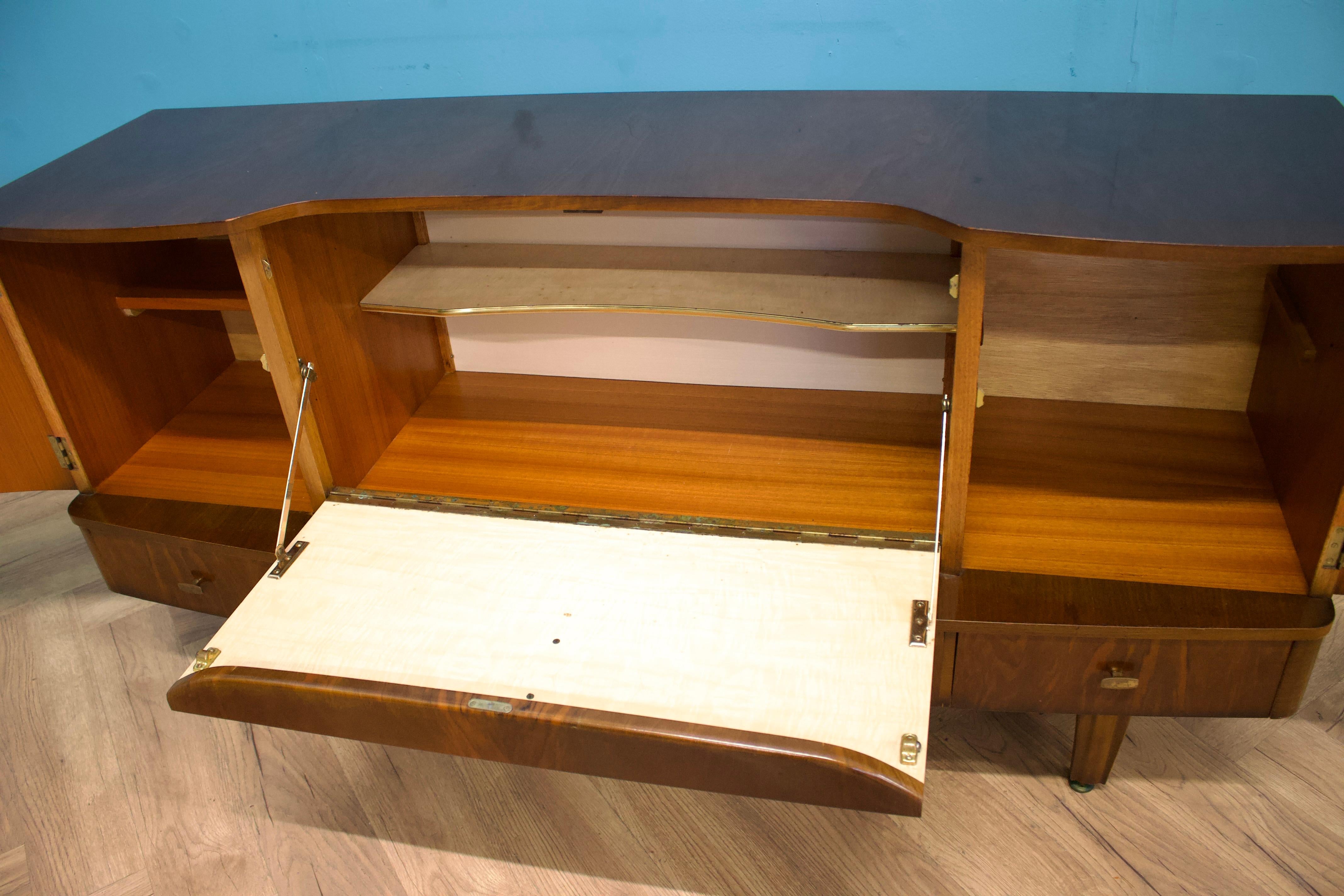 Noce Walnut Sideboard from Stonehill, 1960s in vendita