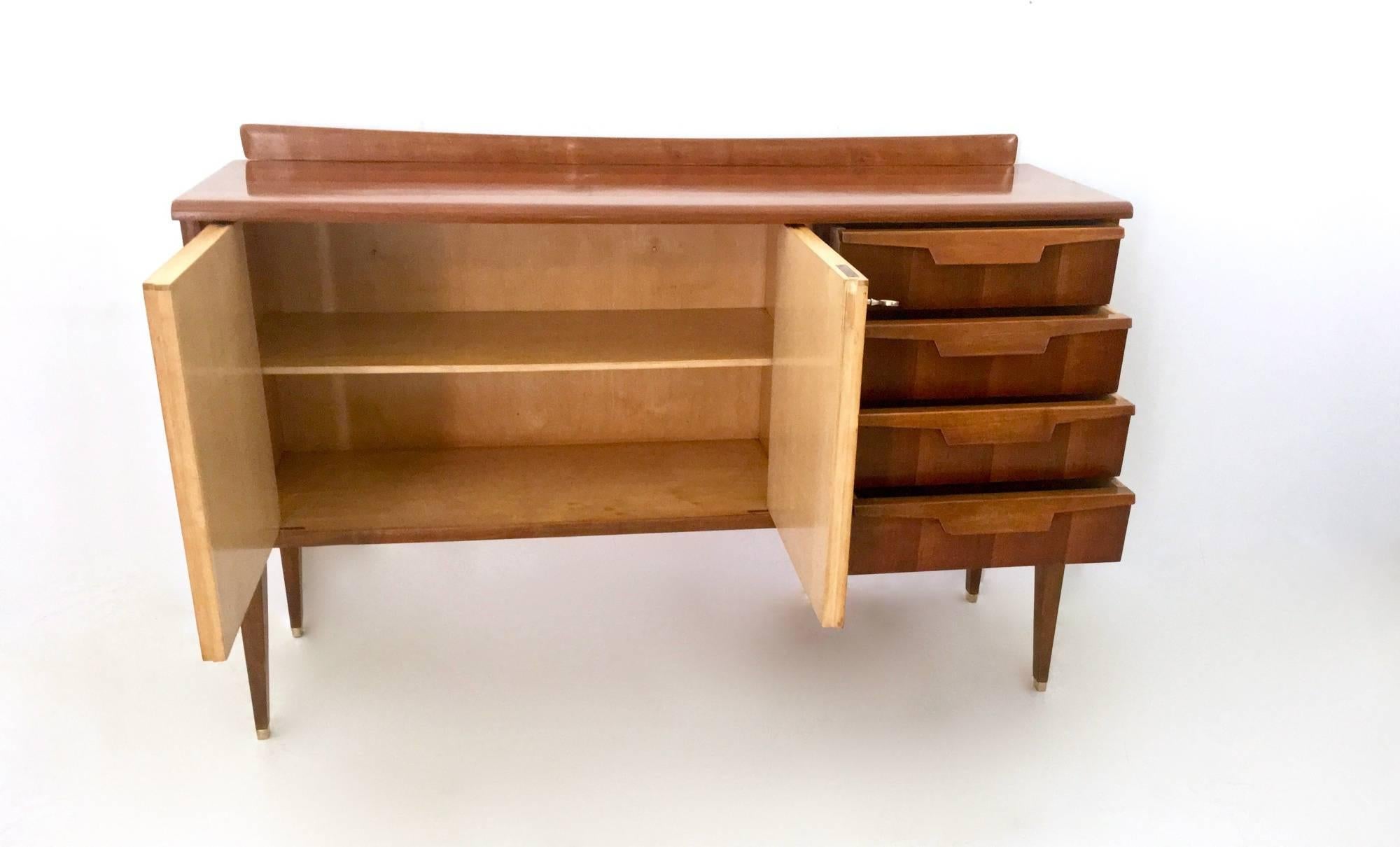 Walnut Sideboard in the Style of Gio Ponti with Maple Interiors, Italy, 1950s 1