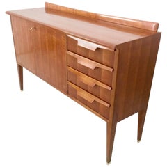 Walnut Sideboard in the Style of Gio Ponti with Maple Interiors, Italy, 1950s
