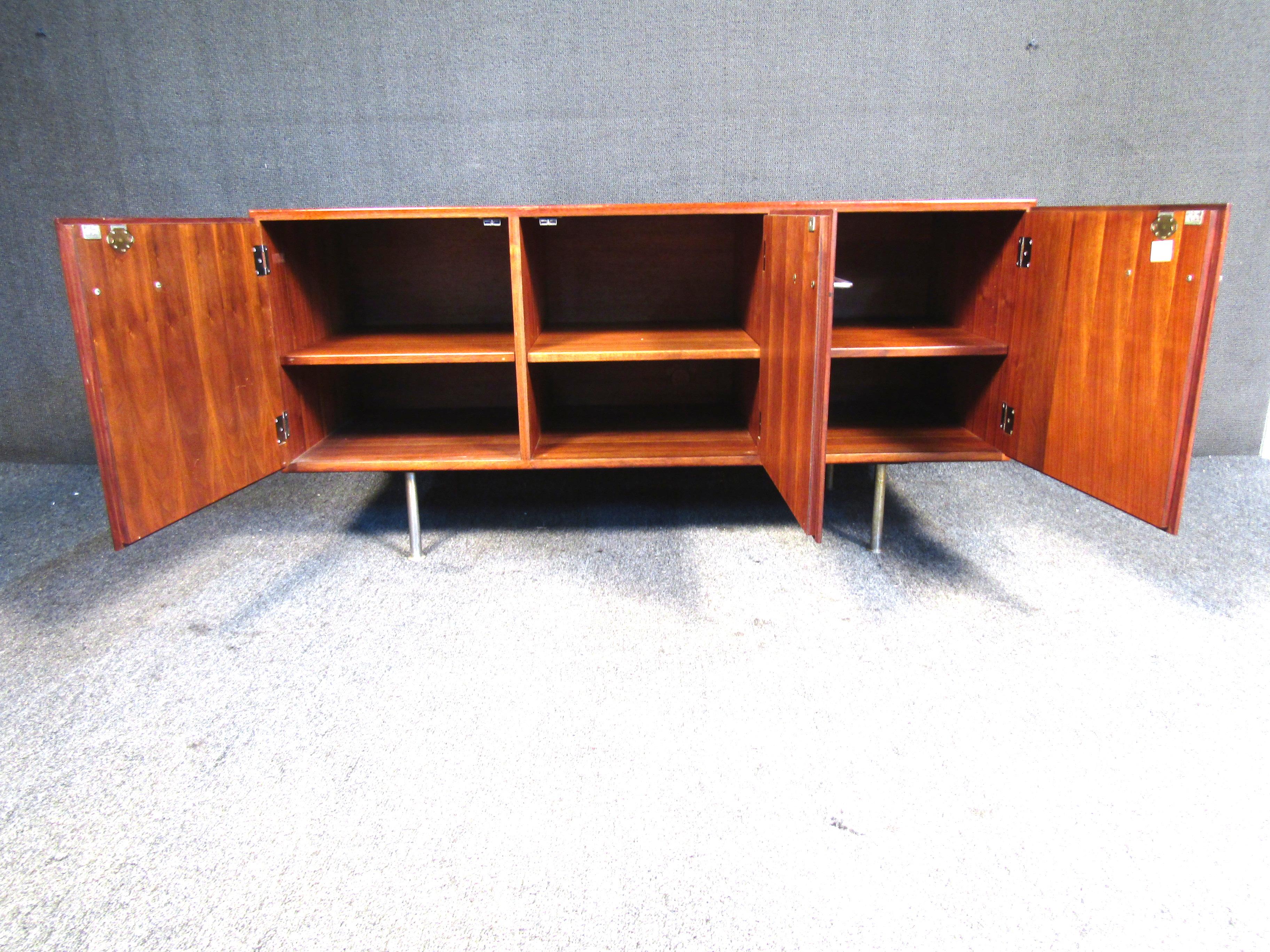 Walnut Sideboard in the Style of Knoll For Sale 6