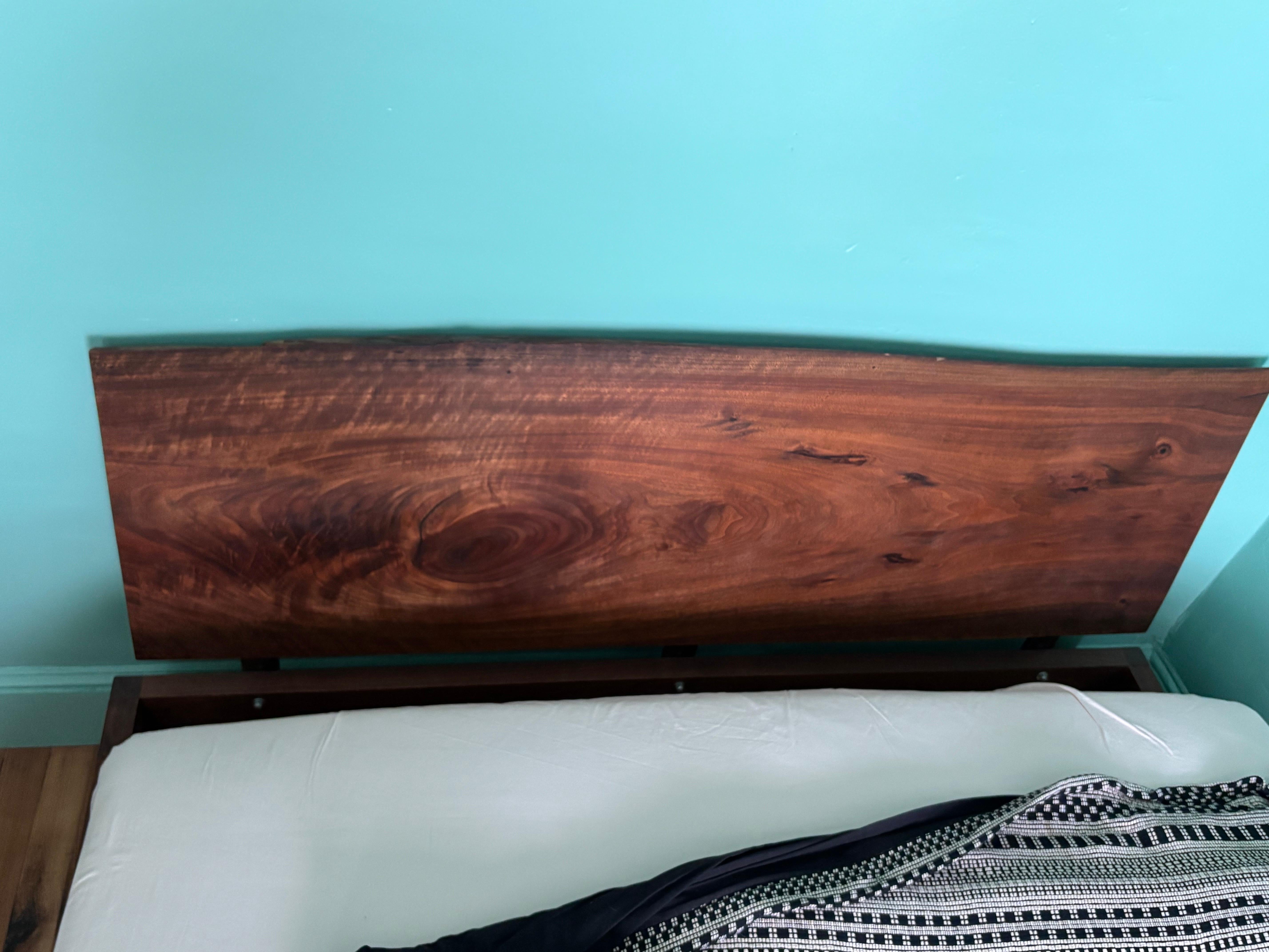 Lit Queen Size en noyer en vente 1