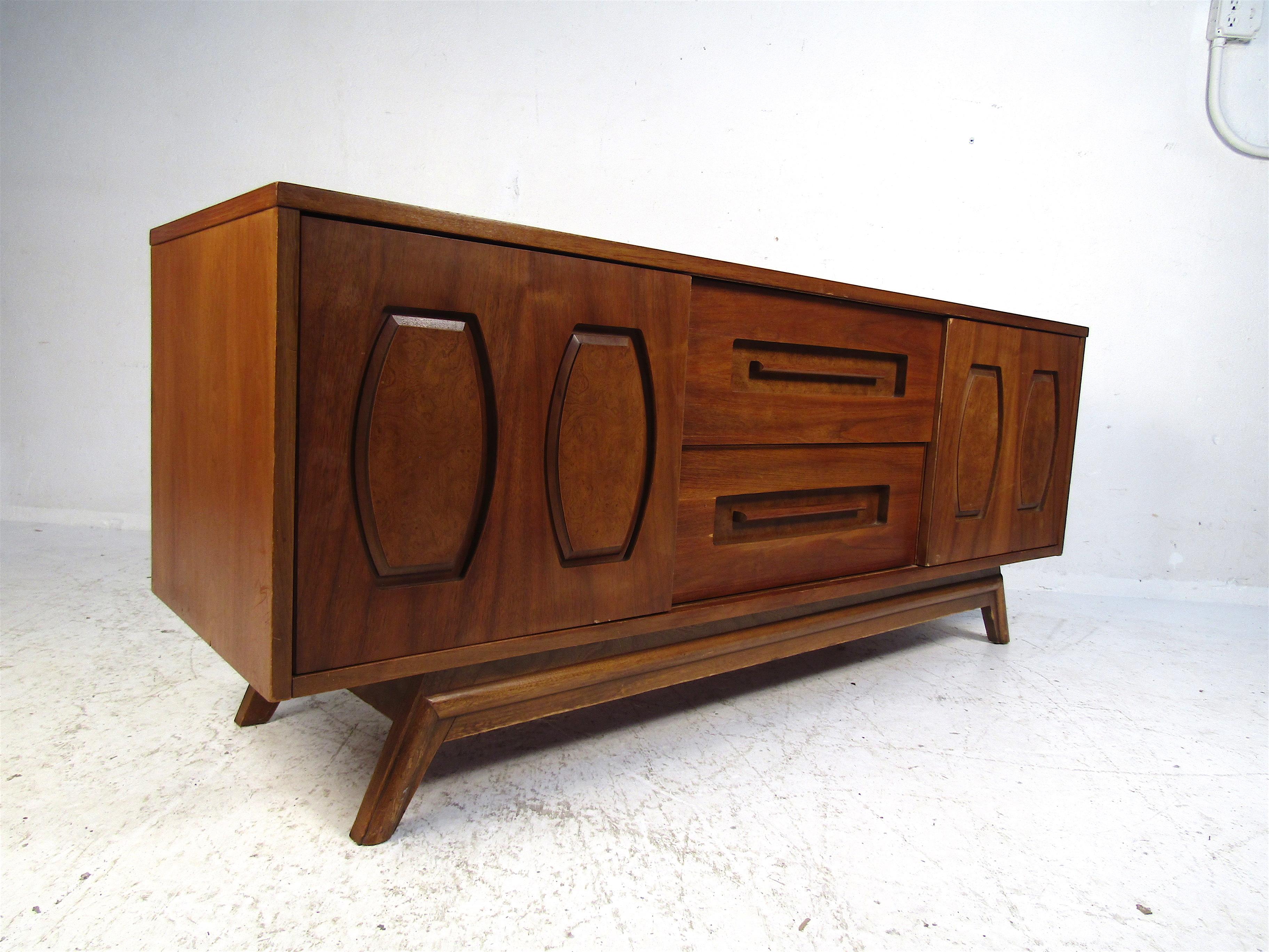 Vintage Young Manufacturing Walnut & Burl Credenza For Sale 7