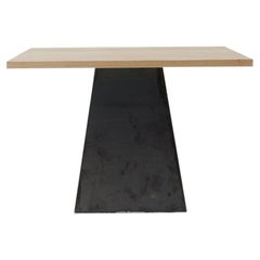 Petite table à manger Brackton en noyer par Hollis & Morris