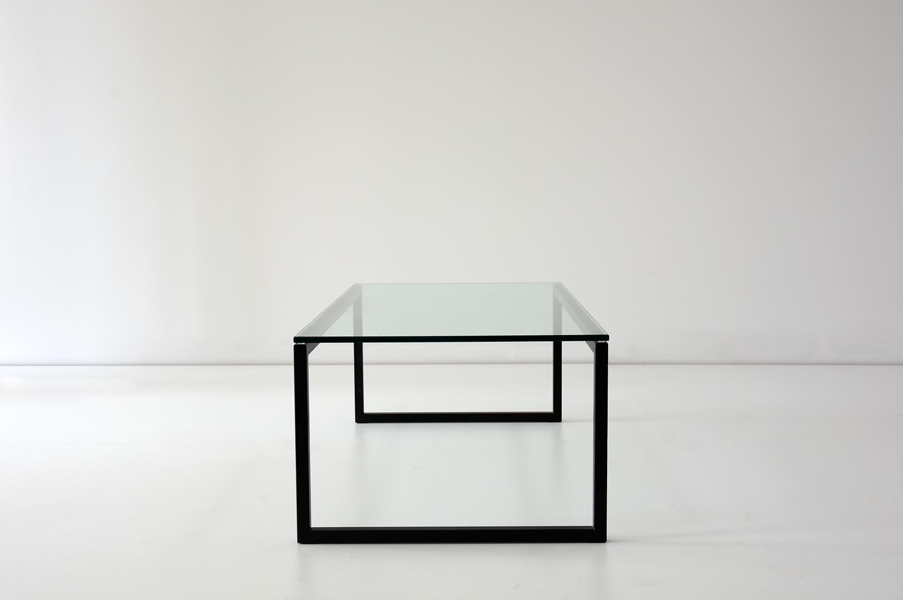 Walnut Small Fort York Coffee Table by Hollis & Morris In New Condition For Sale In Geneve, CH