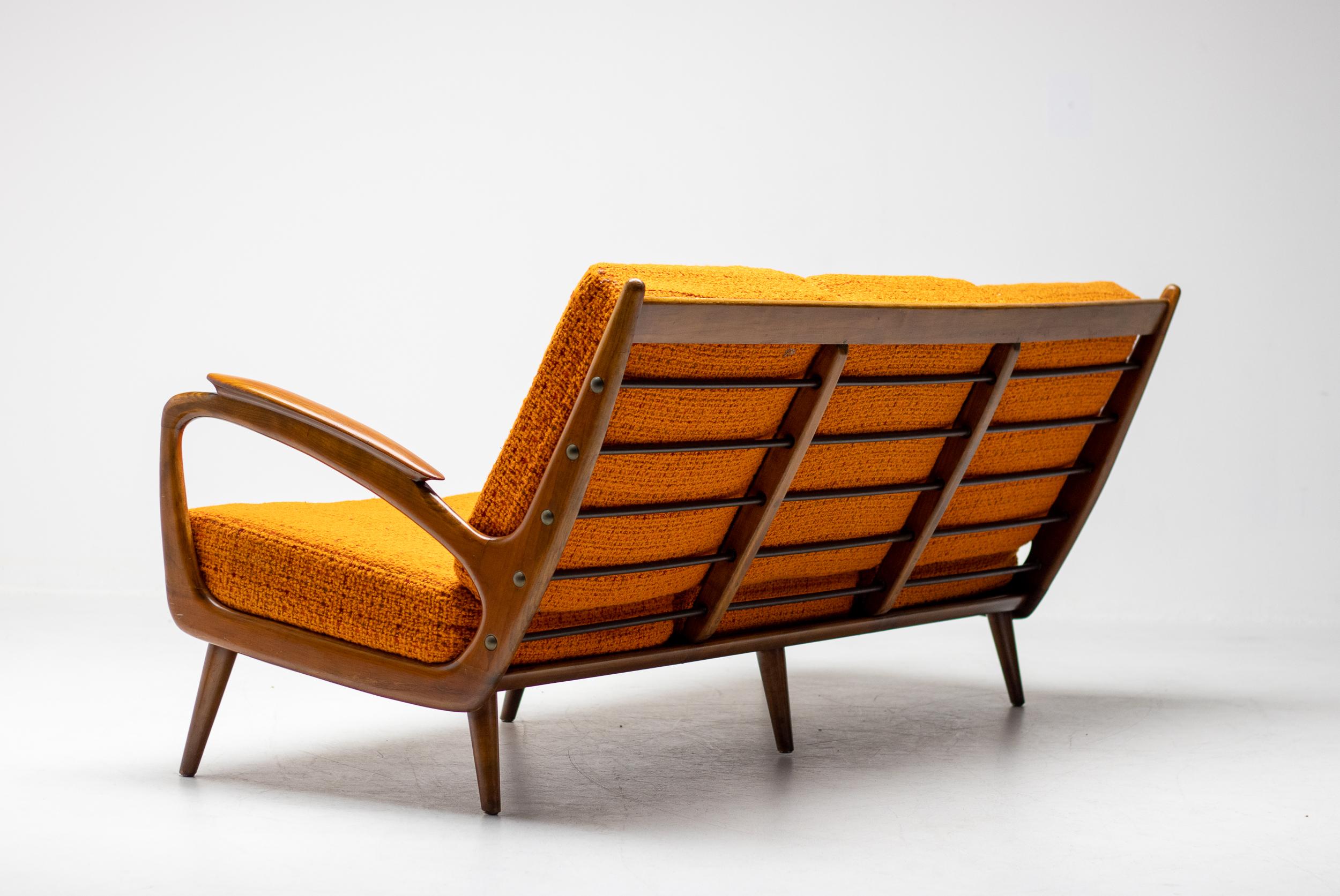 Divano in noce di Sprij Meubelen, Vlaardingen, Paesi Bassi, 1950 in vendita 3