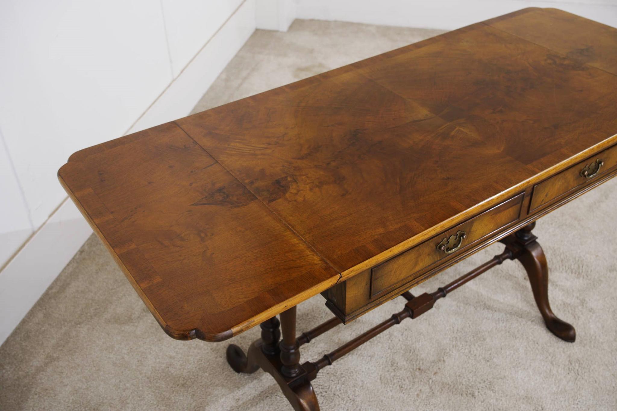 Walnut Sofa Table Epstein and Co Queen Anne Revival In Good Condition For Sale In Potters Bar, GB