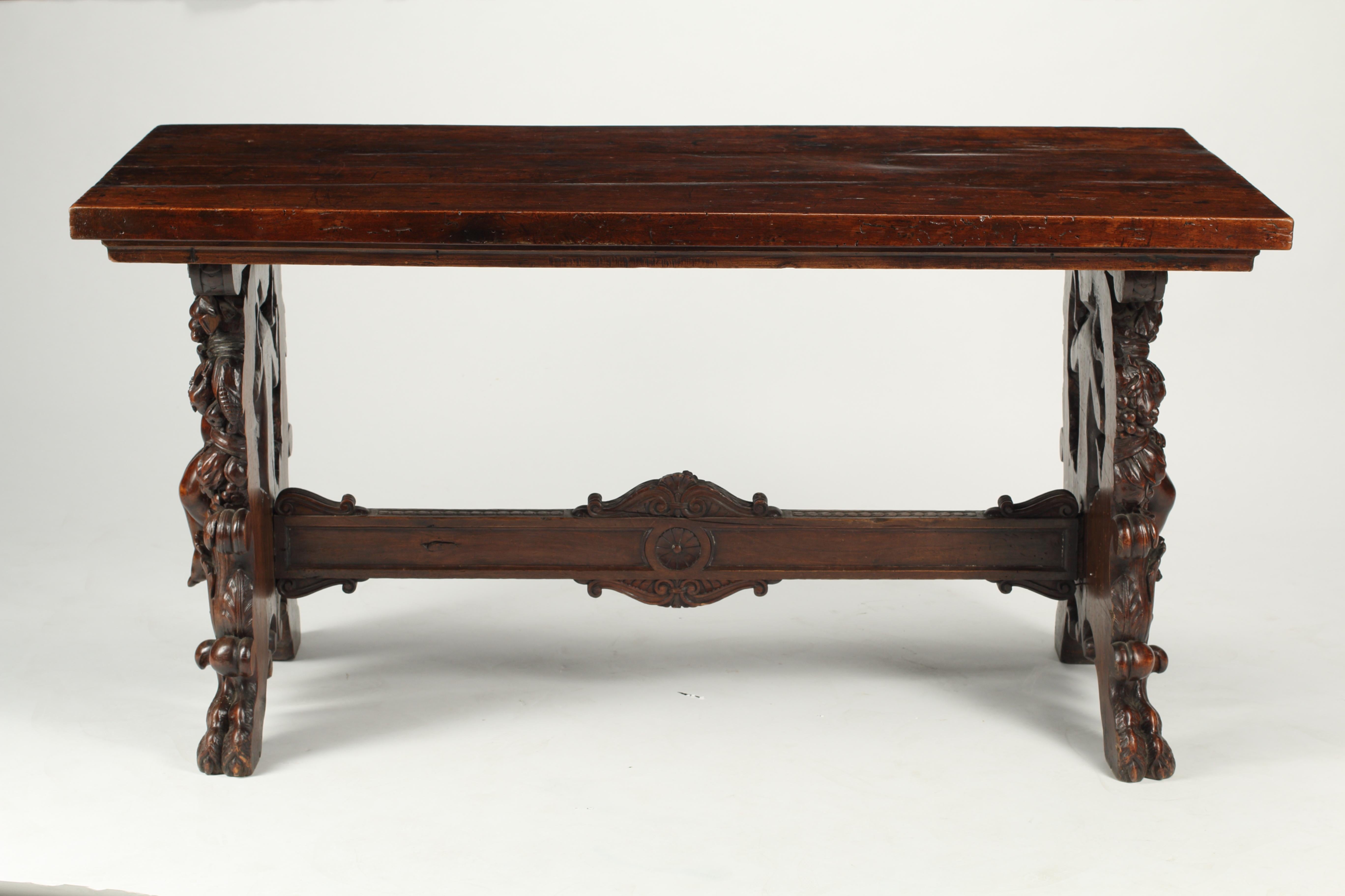 Walnut Spanish Trestle Table, 18th-19th Century For Sale 2