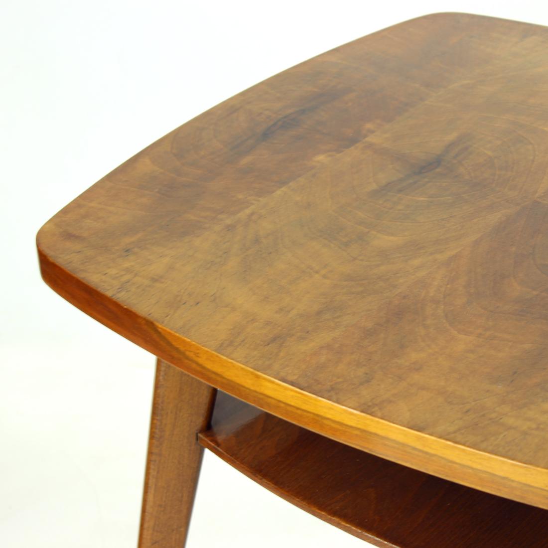 Walnut Spider Coffee Table by Mier, 1960s For Sale 5