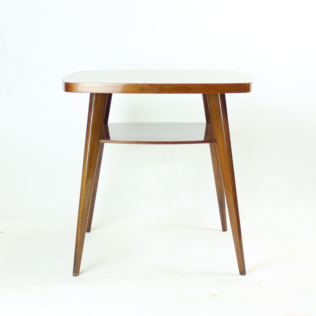 Mid-Century Modern Walnut Spider Coffee Table by Mier, 1960s For Sale