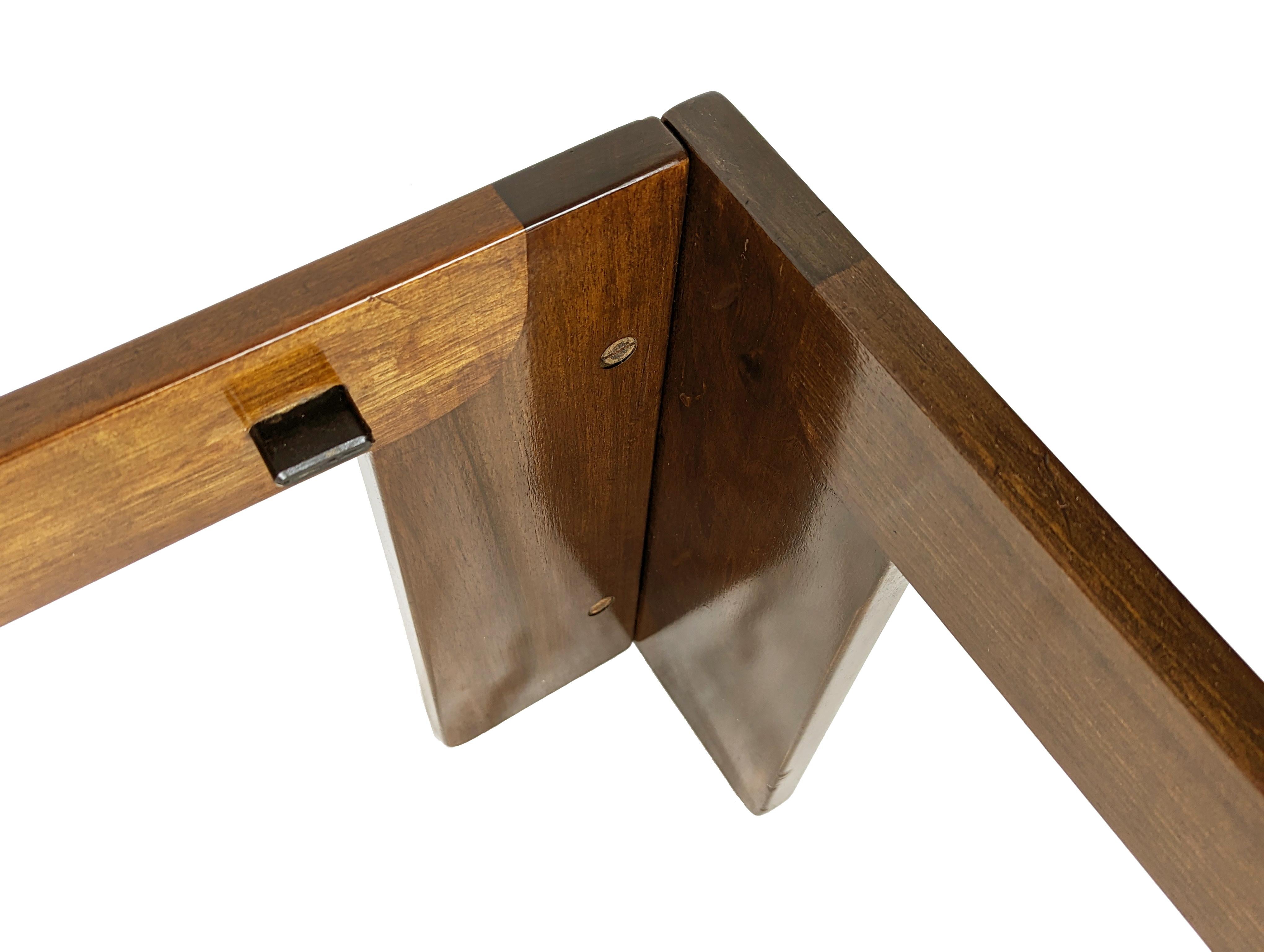 Walnut square coffee table by Afra & Tobia Scarpa for Cassina, 1960s For Sale 1