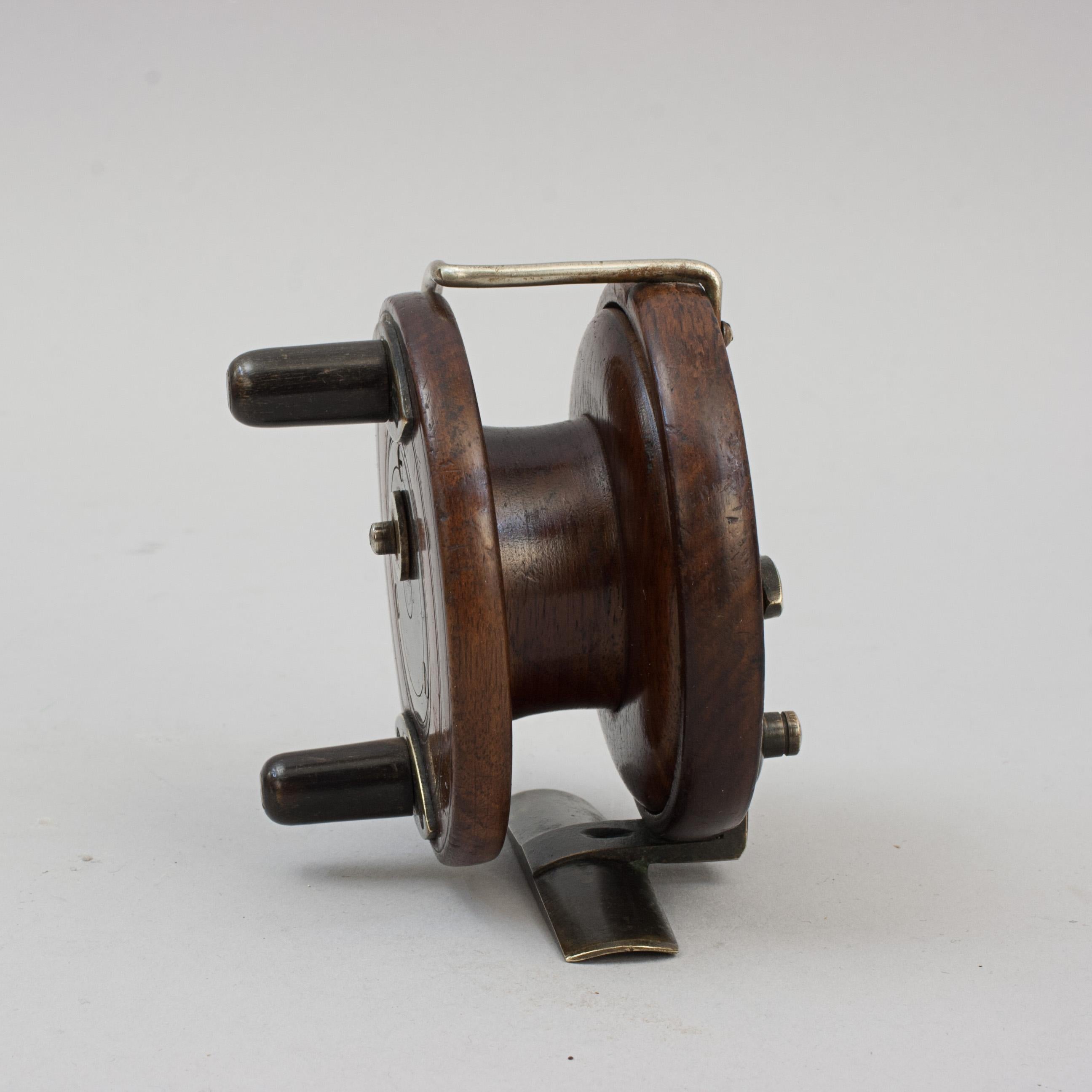 Walnut Starback Fishing Reel 2
