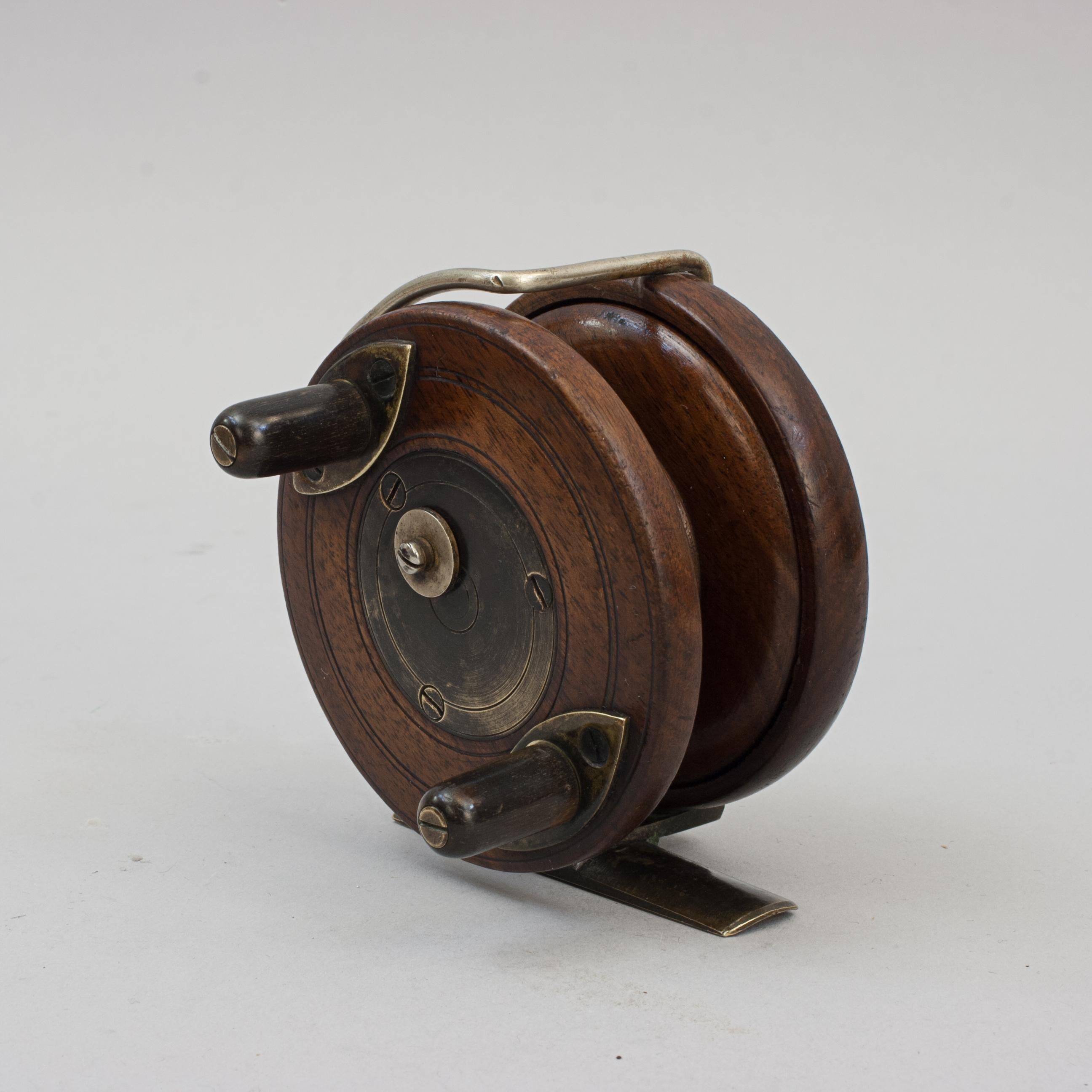 Walnut Starback Fishing Reel 3