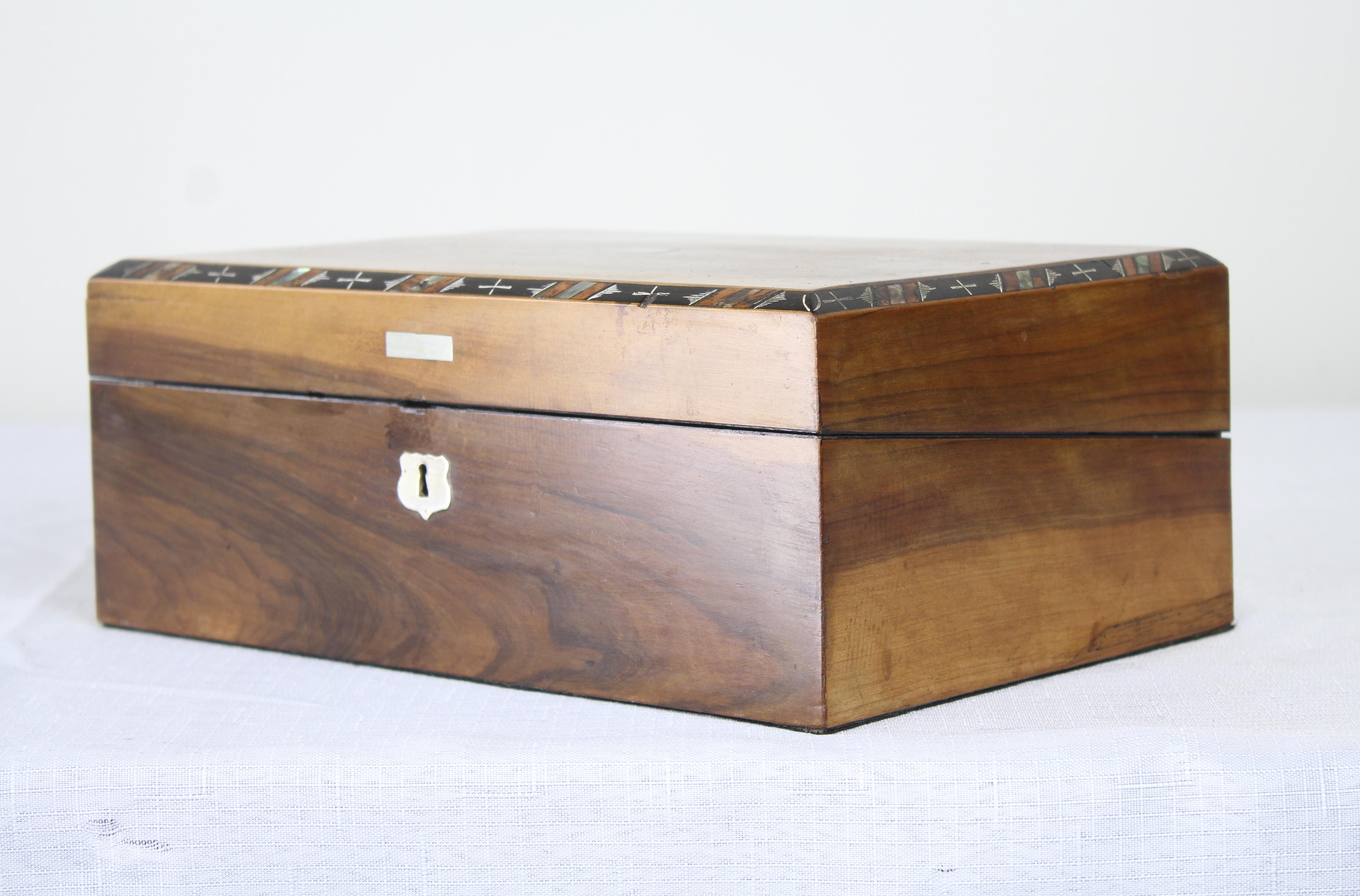 19th Century Walnut Stationary Box Inlaid with Ebony and Mother-of-Pearl For Sale