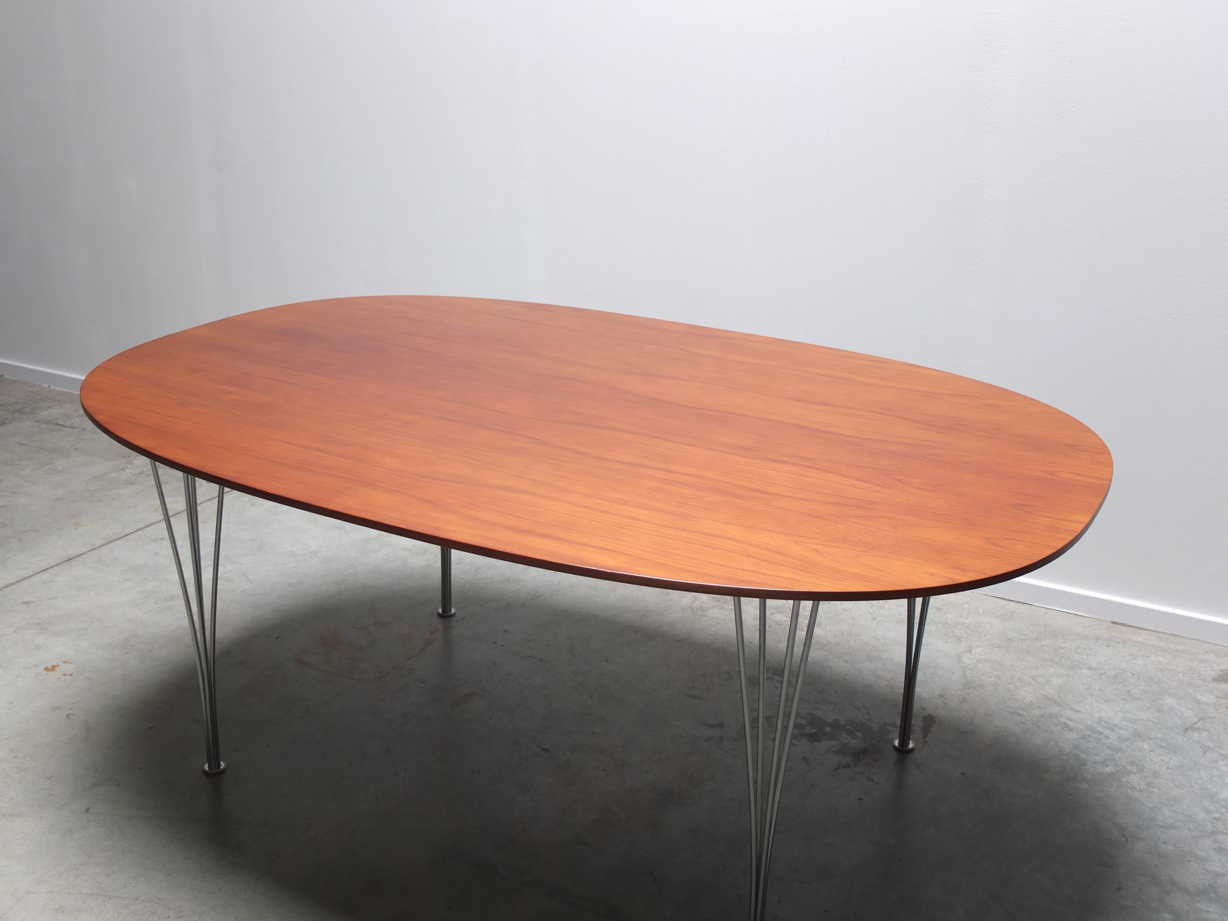 Walnut 'Superellipse' Table by Piet Hein & Bruno Mathsson for Fritz Hansen, 1960 In Good Condition In Antwerpen, VAN