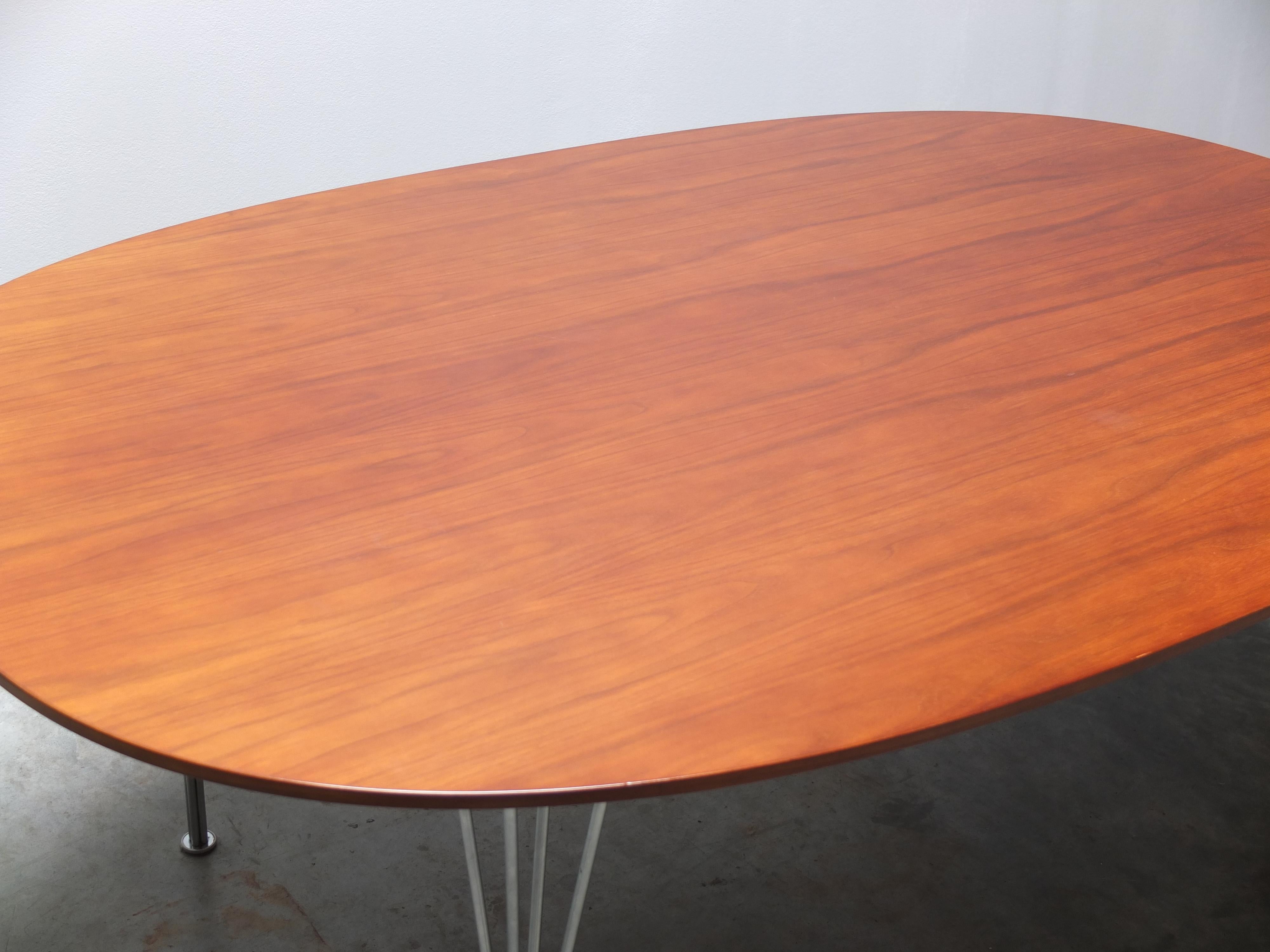 Tisch „Superellipse“ aus Nussbaumholz von Piet Hein & Bruno Mathsson für Fritz Hansen, 1960 (Stahl)