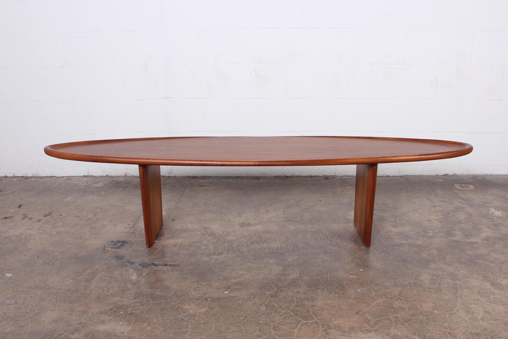 Walnut Surfboard Coffee Table by T.H. Robsjohn-Gibbings In Excellent Condition In Dallas, TX