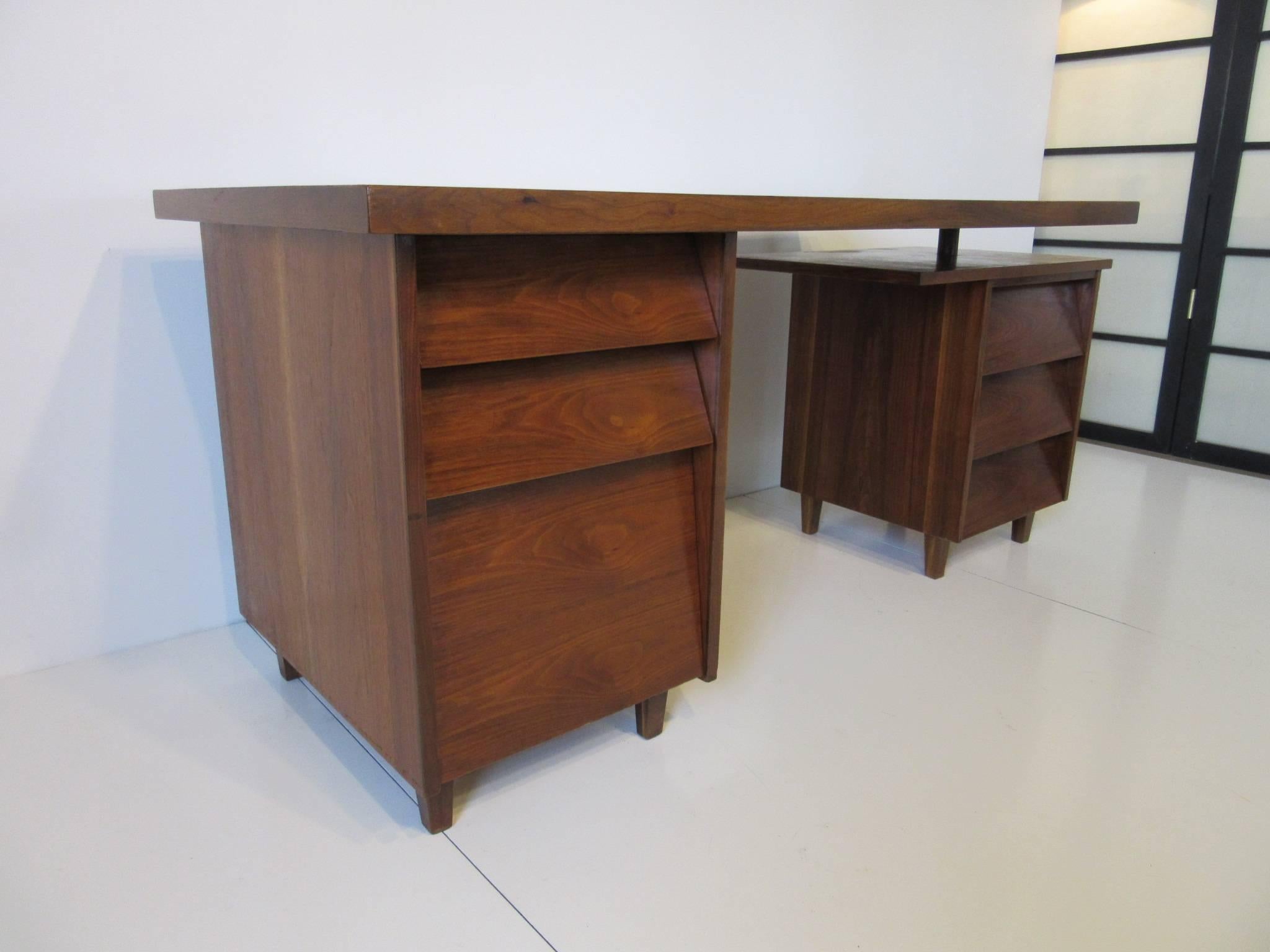 20th Century Walnut Swivel Desk in the Style of Nakashima