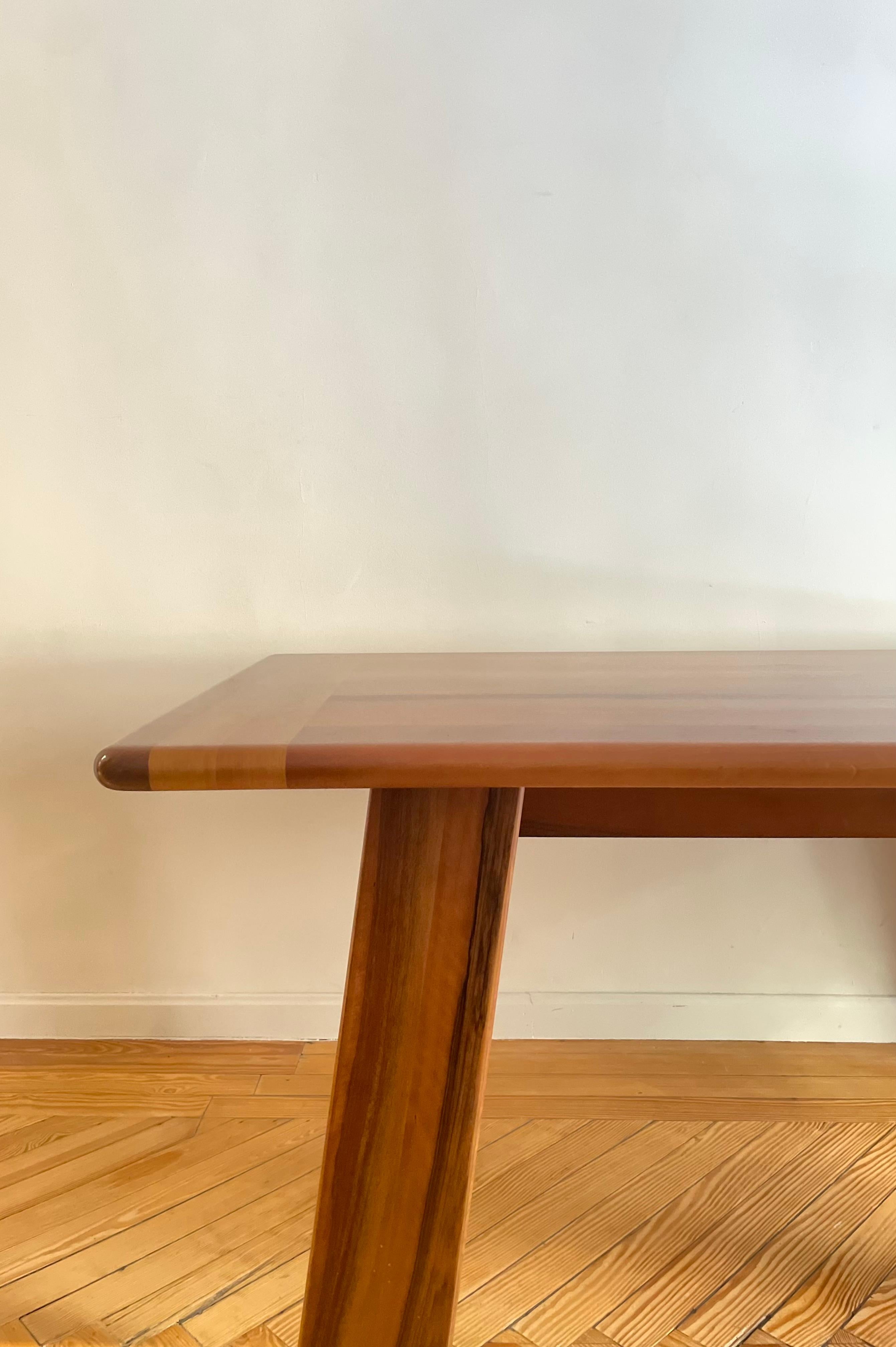Table en noyer de Mario Marenco en vente 1