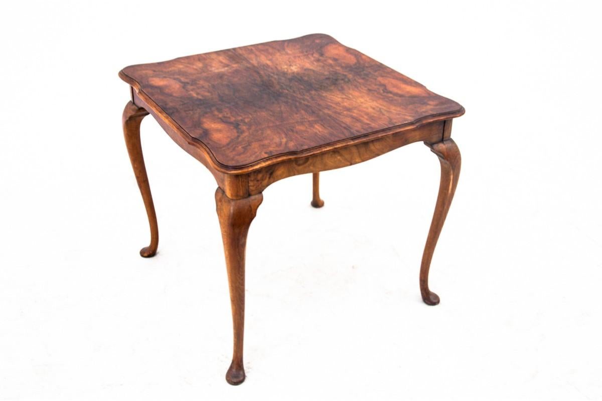 French Walnut table, France, around 1900. For Sale