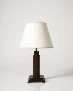 Lampe de table en noyer, France, c. 1940