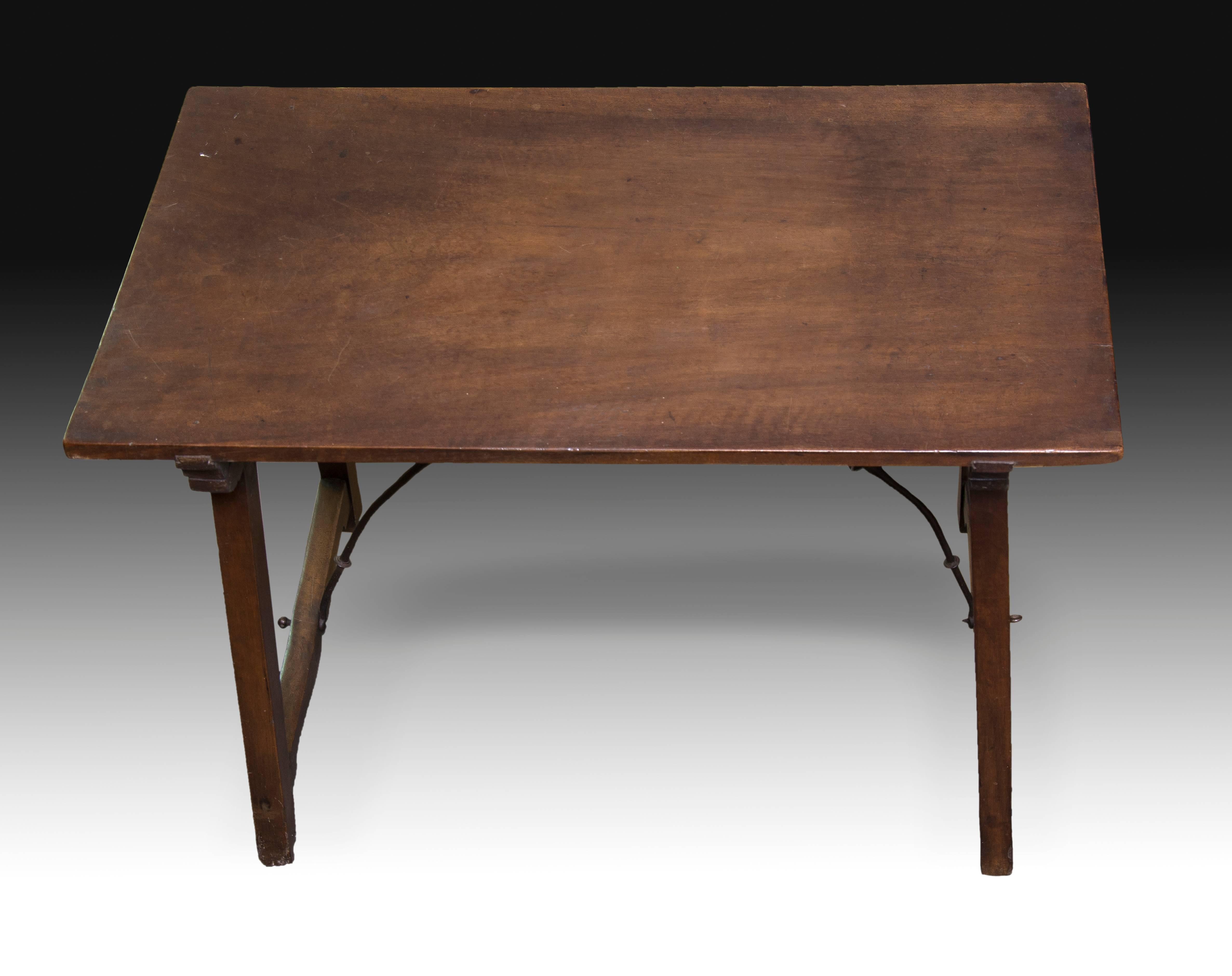Baroque Walnut Table with Wrought Iron Parts, Spain, 17th Century For Sale