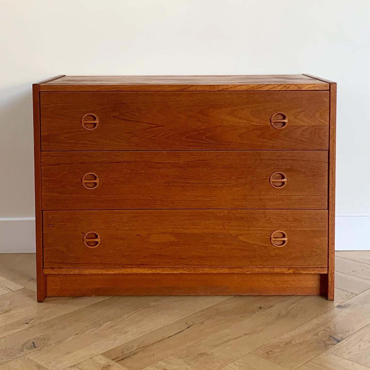 Walnut Teak Danish Mid Century Style Dresser 5