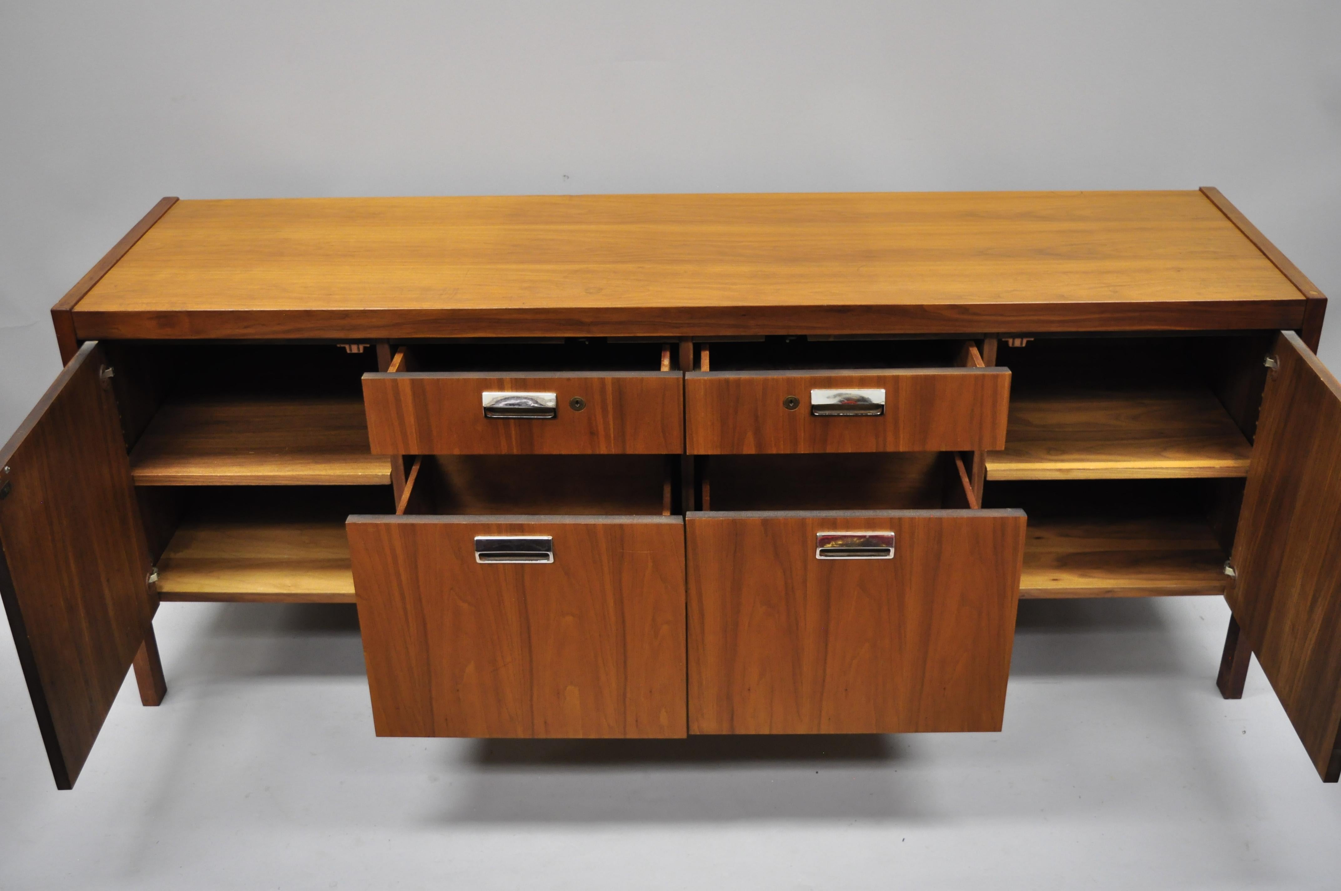 Mid-Century Modern Walnut & Teak Knoll Style Credenza Cabinet Attributed to Stow Davis