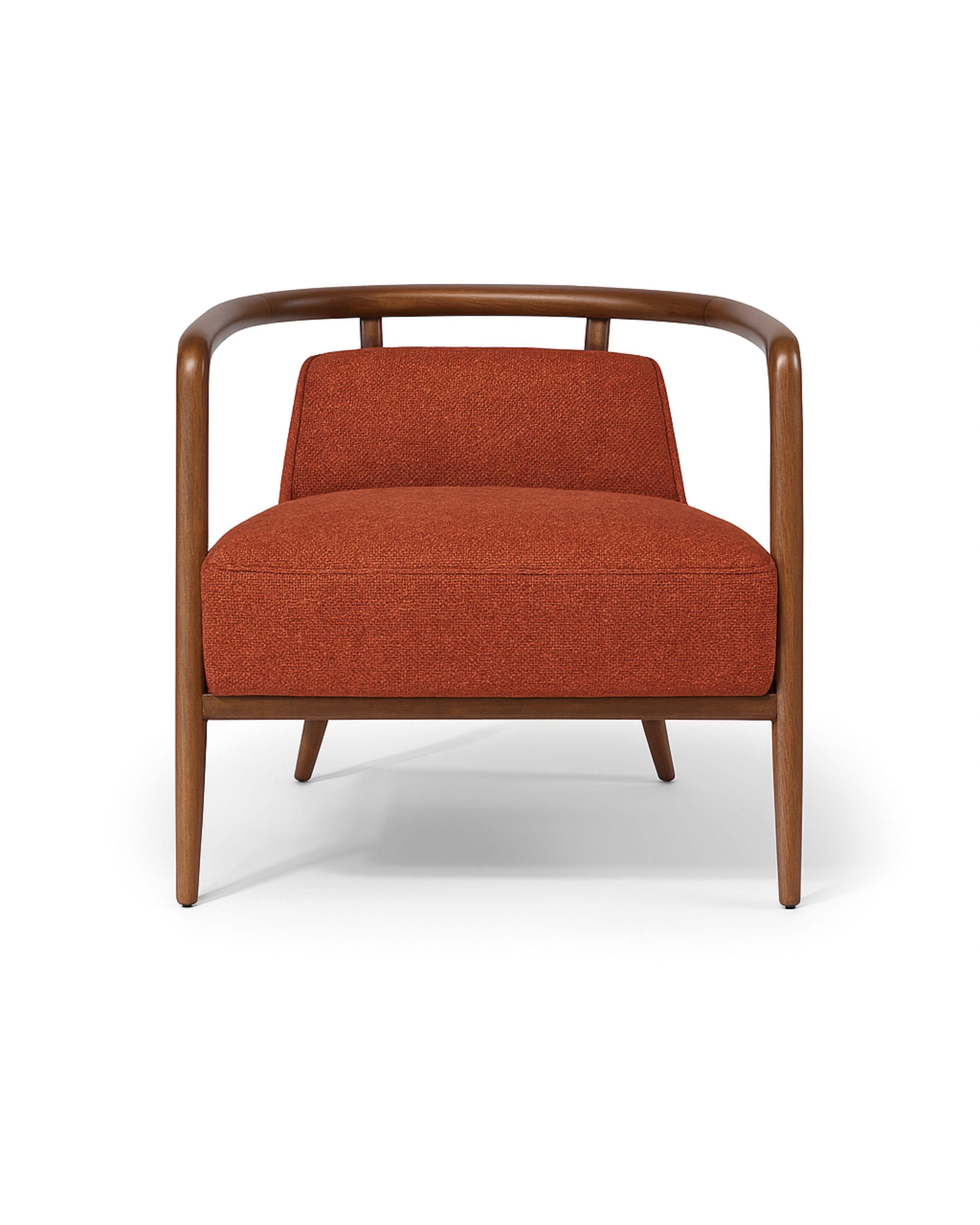 La colección Essex ofrece una visión moderna y atemporal del confort, inspirada en la elegante arquitectura de la ciudad de Nueva York. Tapizado en tela de primera calidad, este sillón combina la elegancia minimalista con una suavidad acogedora, lo