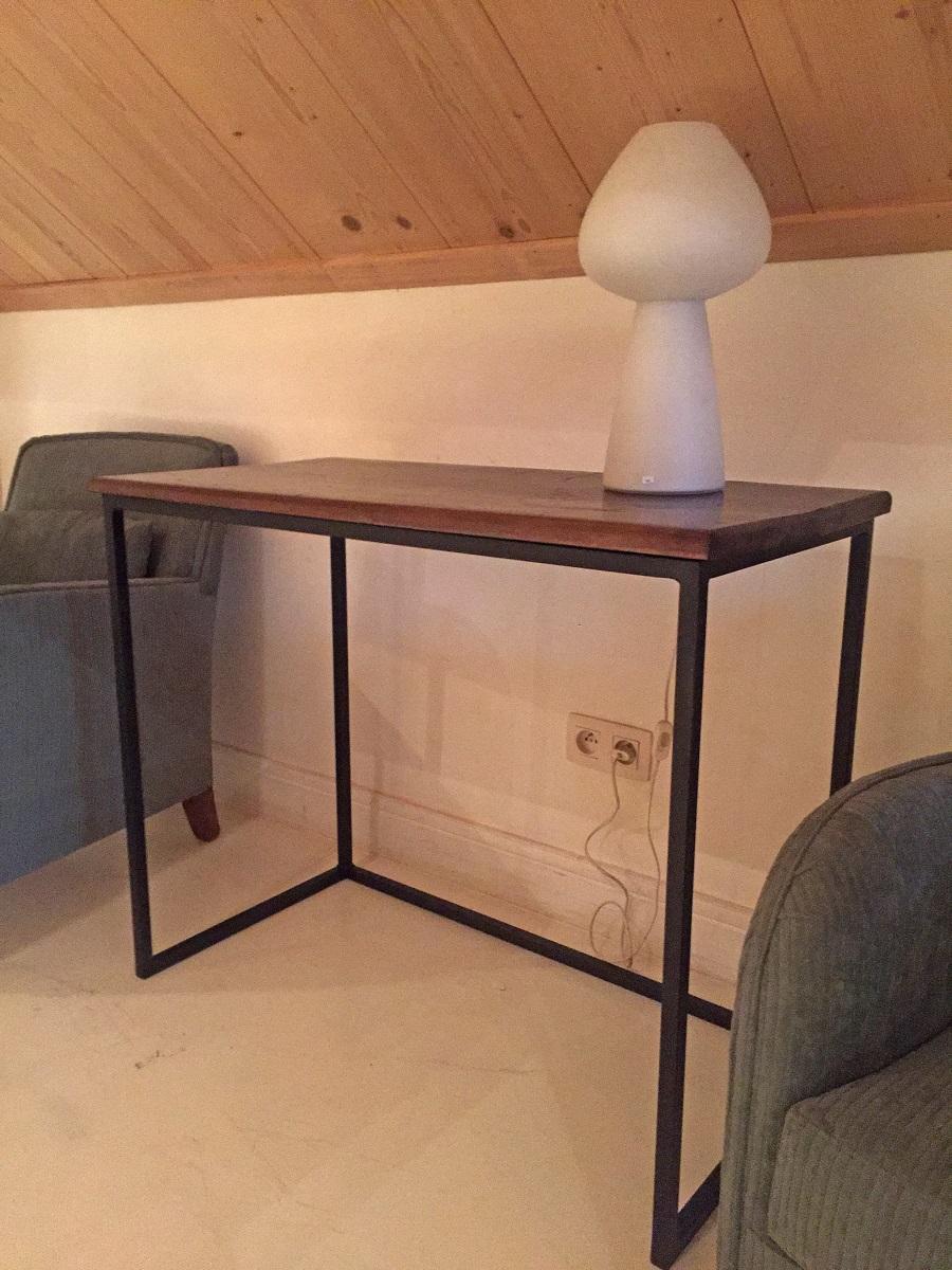 Walnut Top Iron Table In Good Condition For Sale In Vosselaar, BE