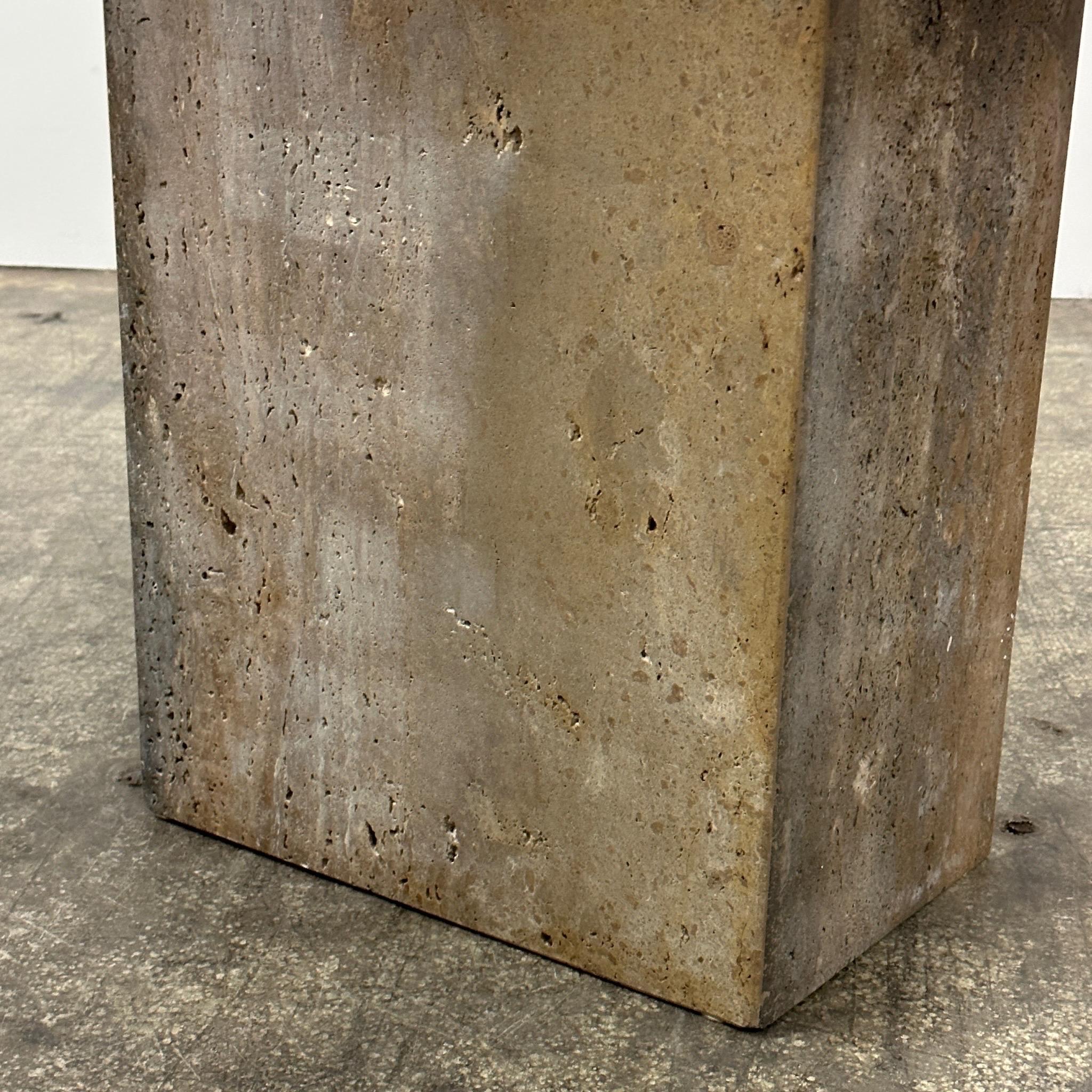 Konsolentisch aus Travertin aus Nussbaumholz von Stone International (Moderne der Mitte des Jahrhunderts) im Angebot