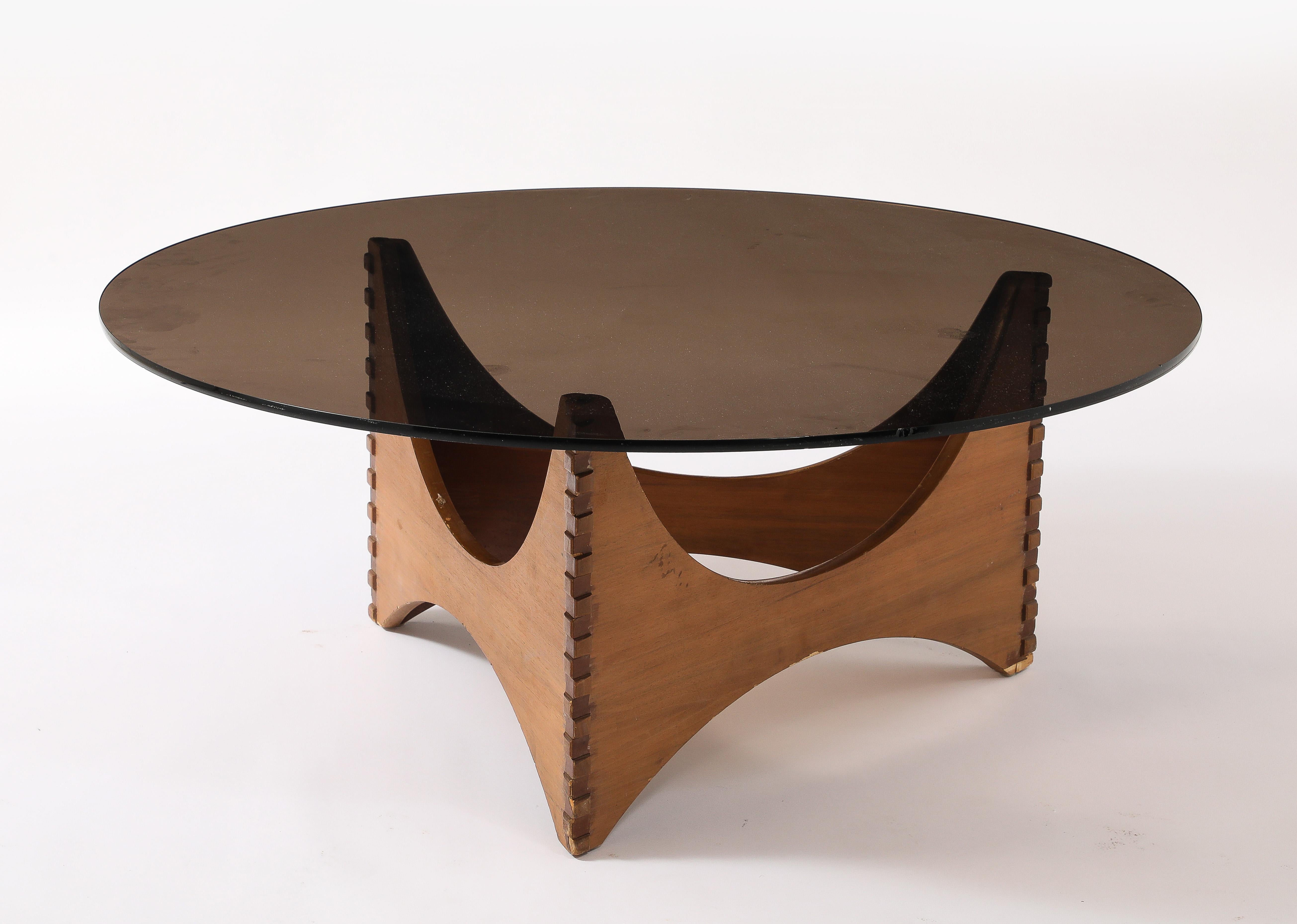 Walnut Trilobed Cocktail Table, France 1950's In Good Condition For Sale In New York, NY
