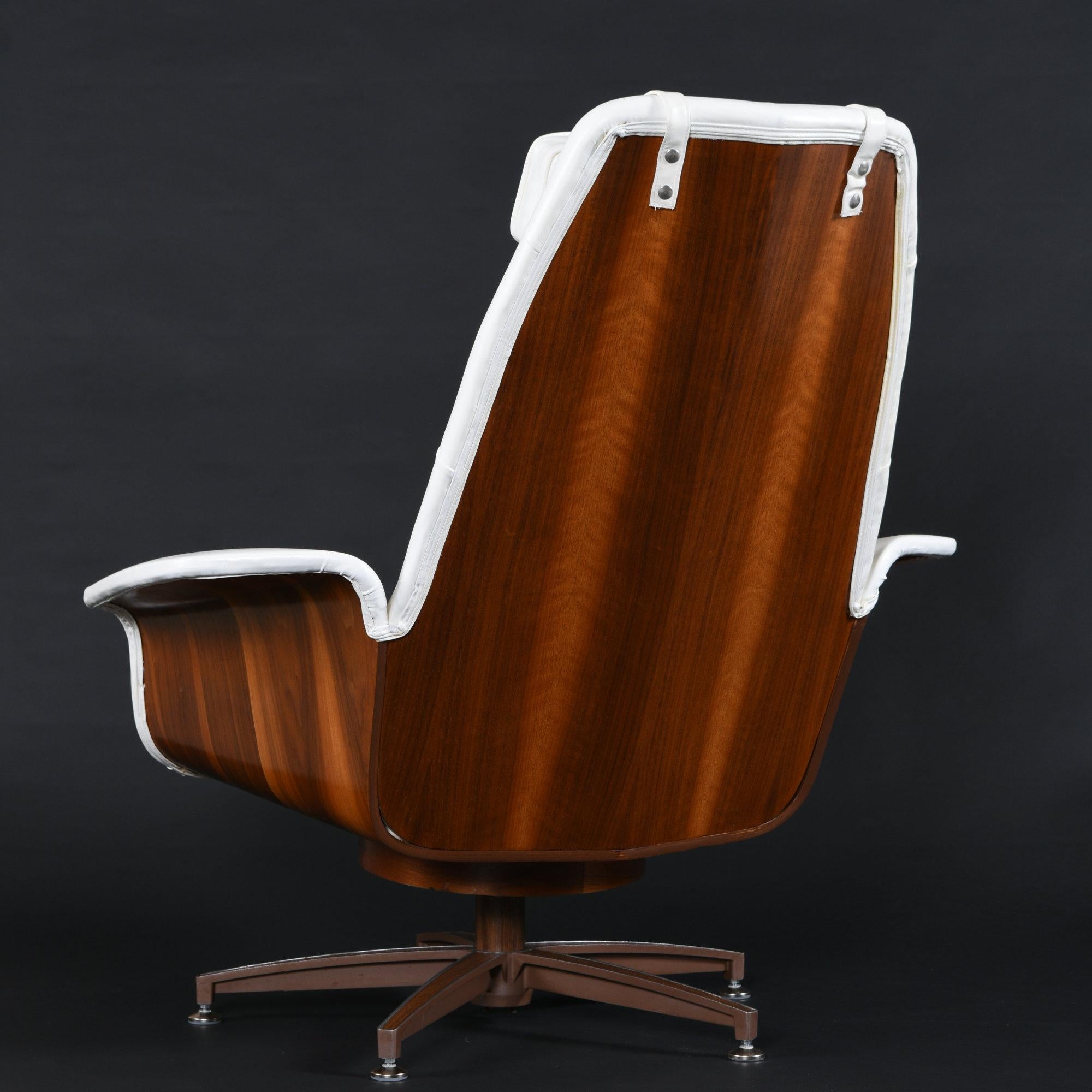 Walnut Tufted George Mulhauser Mr. Chair & Ottoman by Plycraft For Sale 5