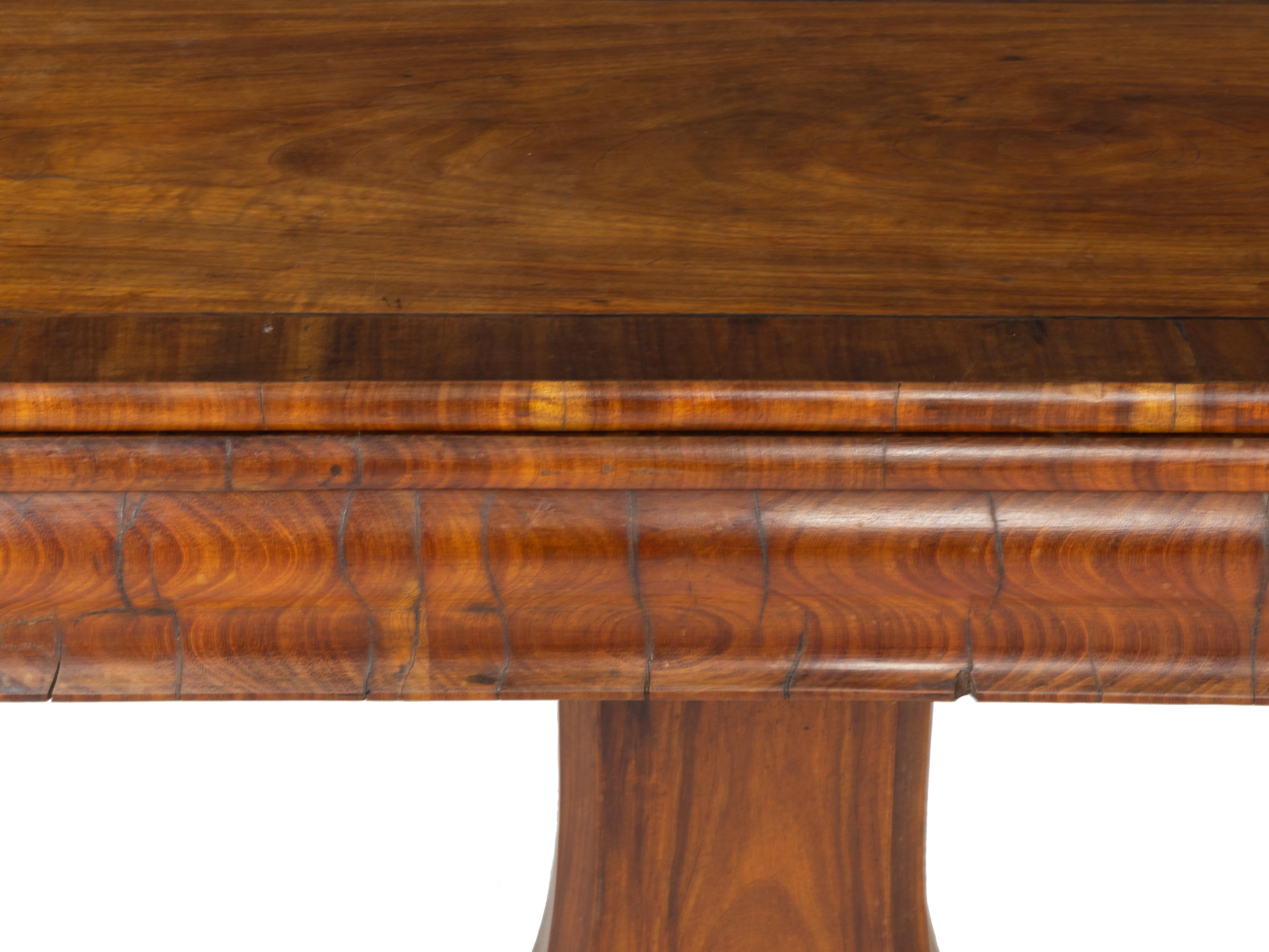 Walnut Turn-Over Leaf Table, 19th Century, England For Sale 1