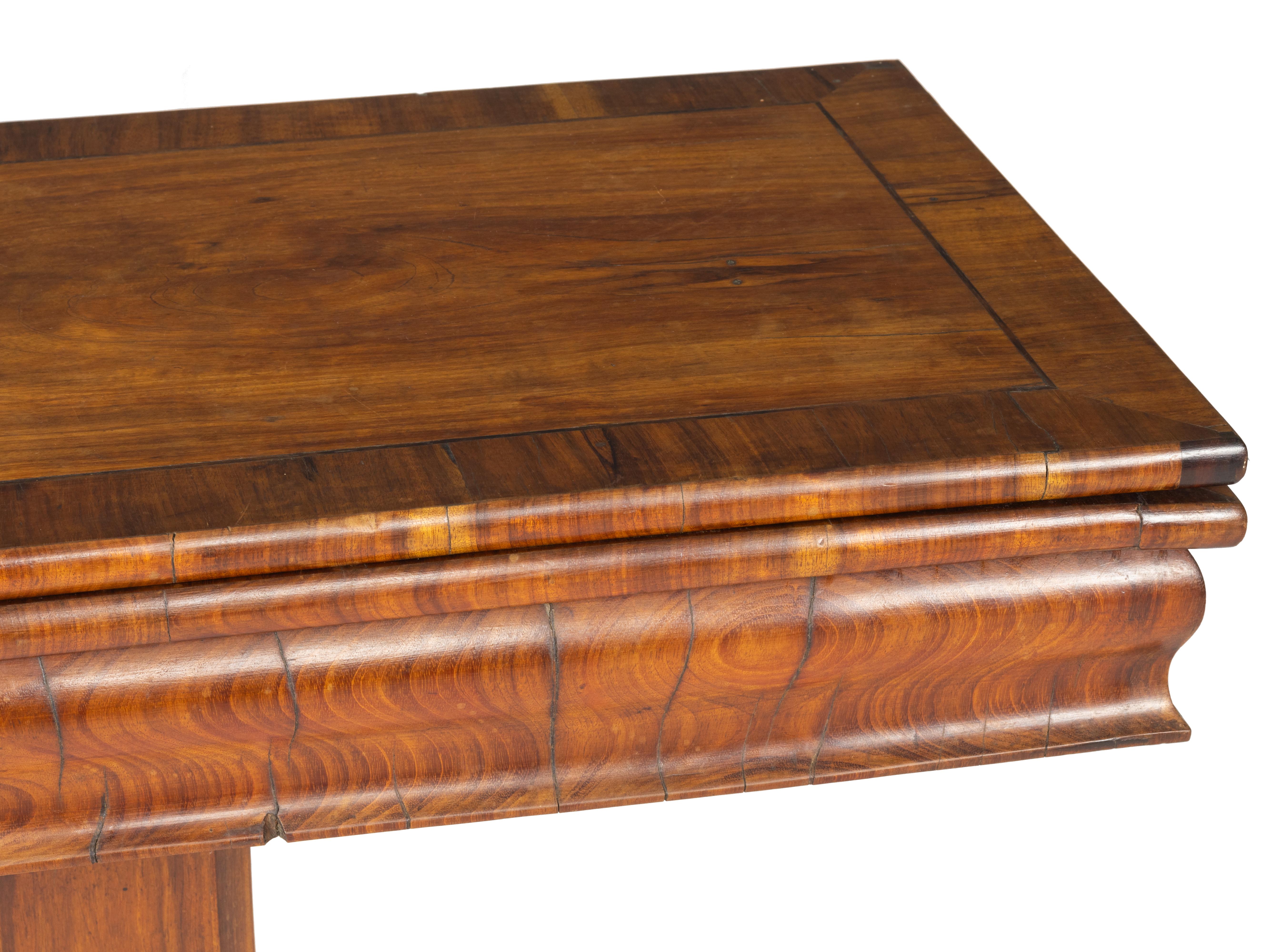 Walnut Turn-Over Leaf Table, 19th Century, England For Sale 2