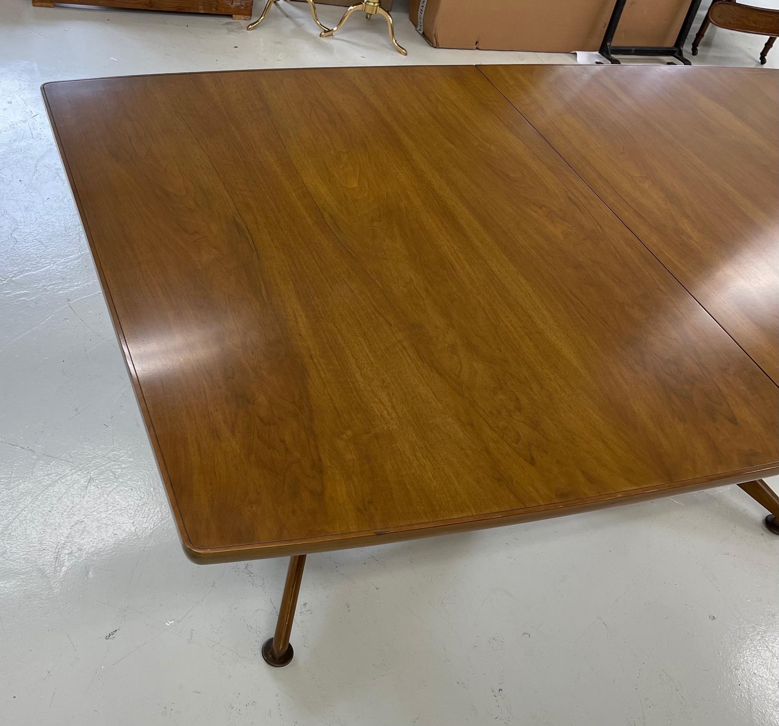 Walnut Two Pedestal Dining Table with 3 Leaves In Good Condition For Sale In New York, NY