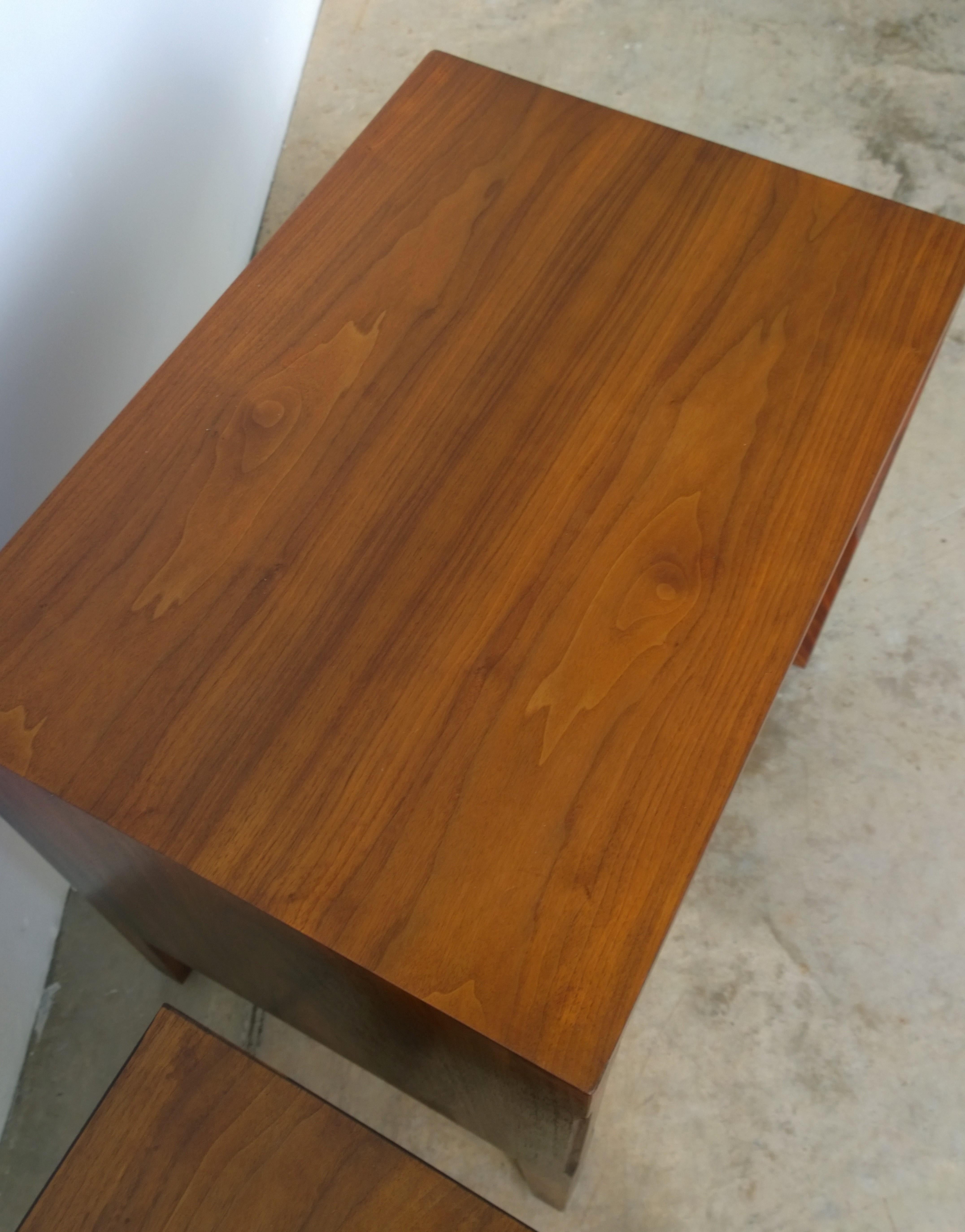 Walnut Veneer & Burl Wood Bedside Nightstands / Bedside Tables / Chest of Drawer 9