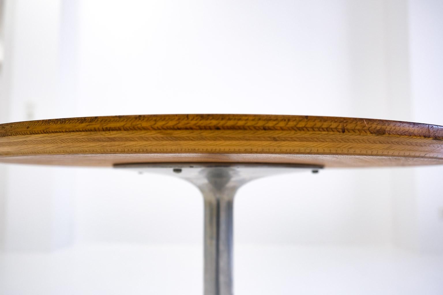 Aluminum Walnut veneer Pedestal Occ. Coffee Table No 5452, George Nelson, Herman Miller For Sale