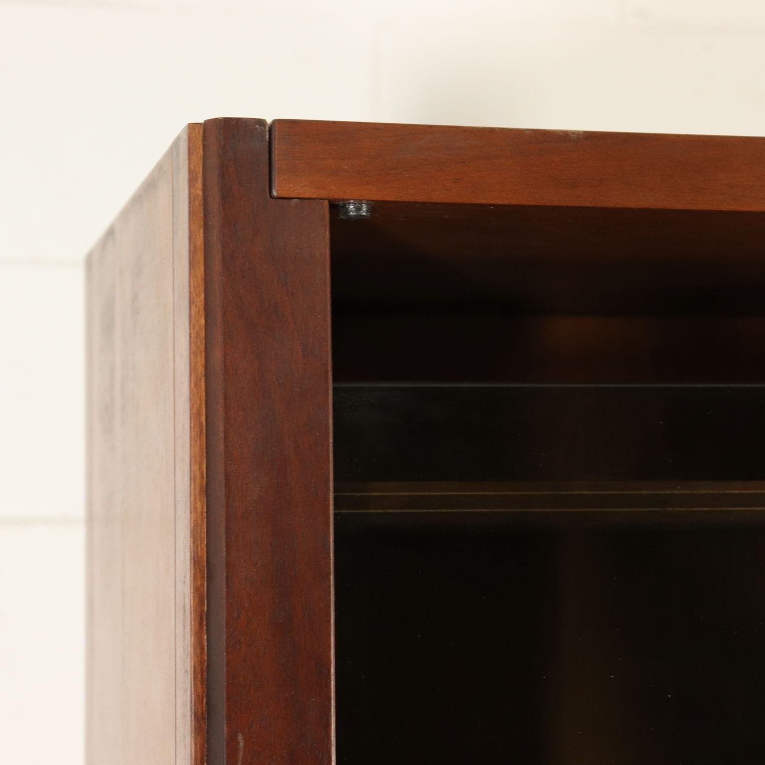Walnut Veneered Bookcase by Carlo Scarpa for Bernin, Italy, 1970s-1980s In Good Condition In Milano, IT
