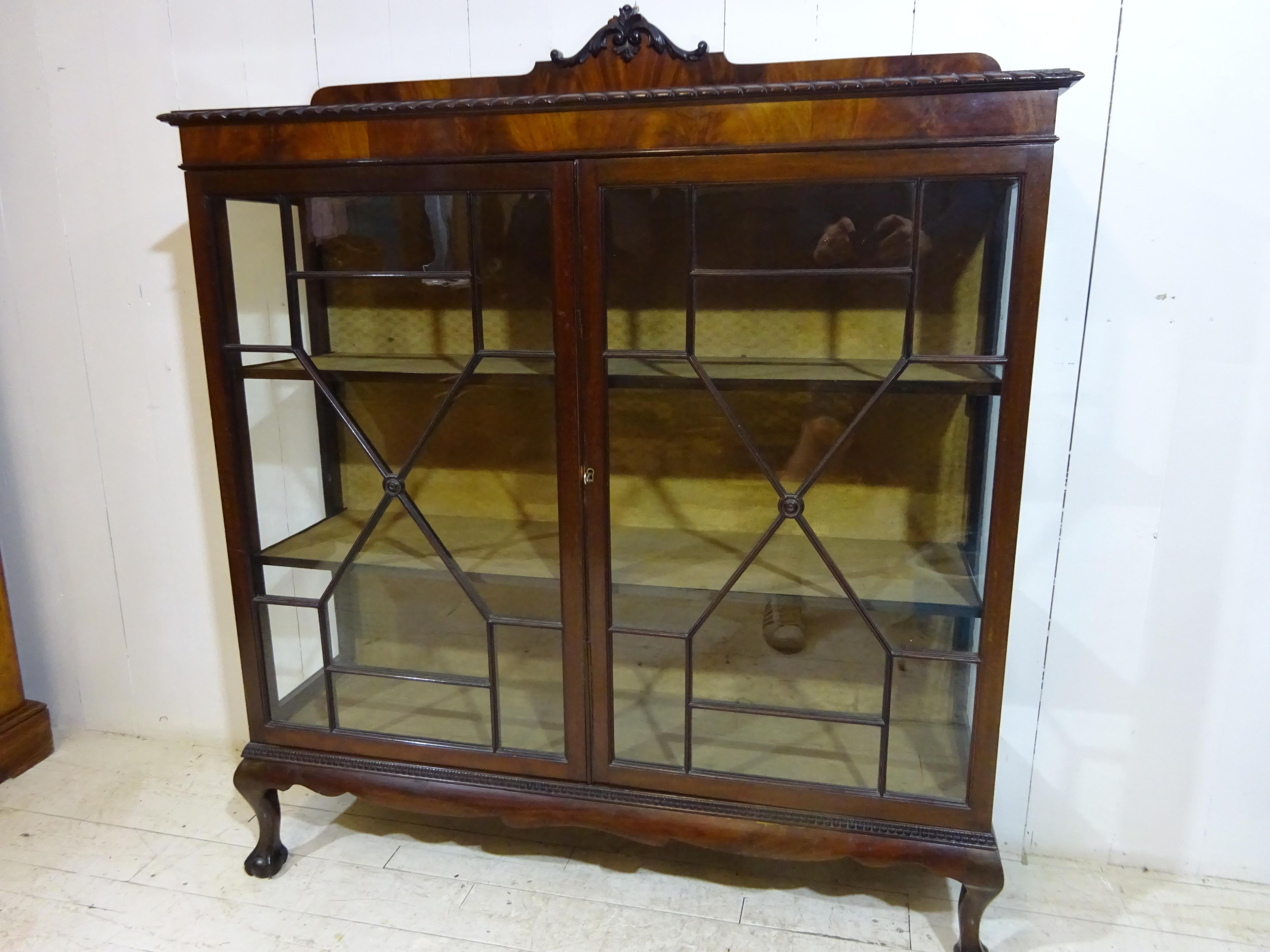Walnut Victorian Drinks Display Cabinet For Sale 6