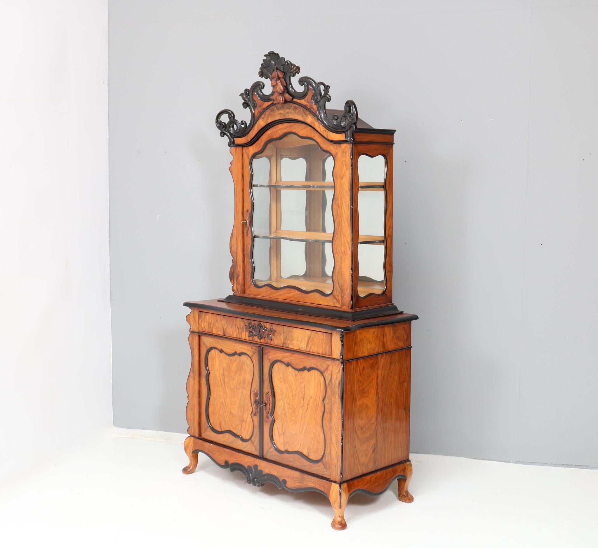 Dutch Walnut Victorian Willem III Two-Piece Cabinet or Bonheur, 1870s For Sale