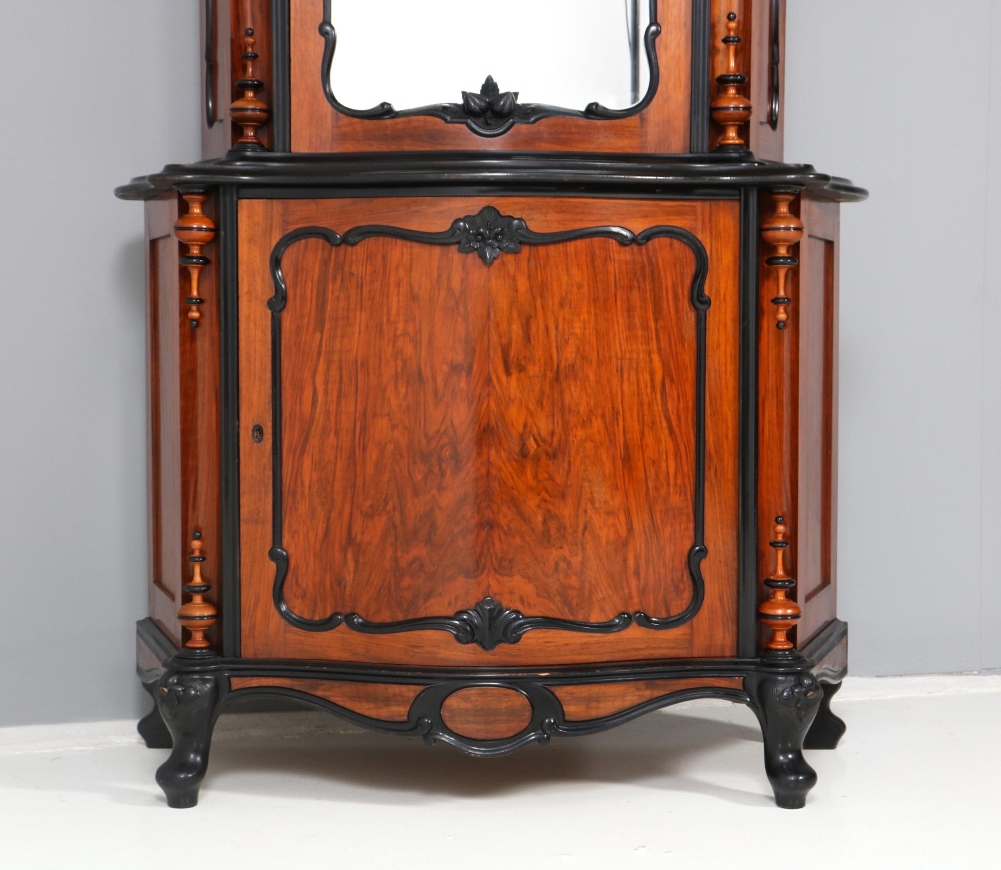 Walnut Victorian Willem III  Two-Piece Cabinet or Bonheur, 1870s In Good Condition For Sale In Amsterdam, NL