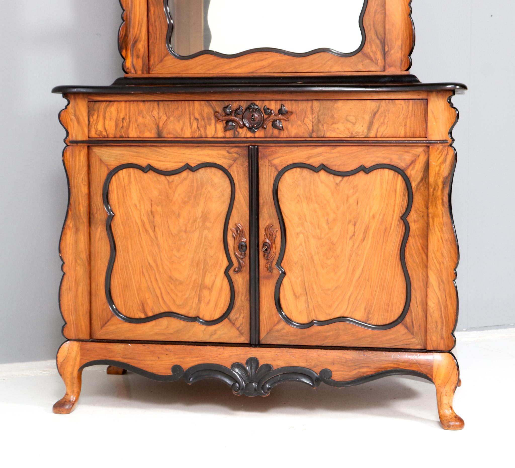 Walnut Victorian Willem III Two-Piece Cabinet or Bonheur, 1870s For Sale 1